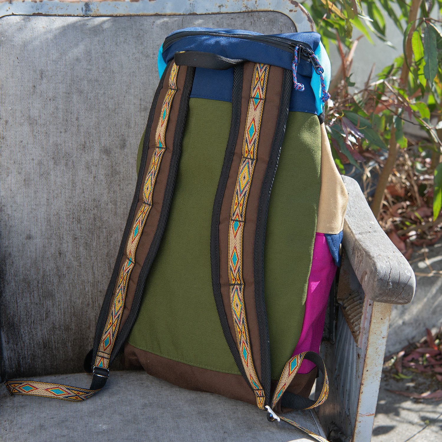 6. Medium Climb Pack Midnight Moss Back.jpg