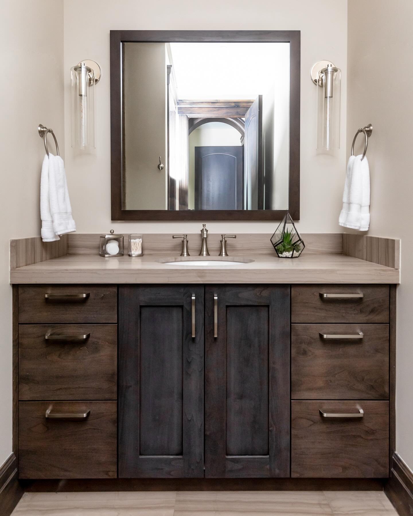 Breathtaking bathrooms in this luxurious home, where the beauty of the mountains meets luxury at its finest.
-
#homegoals #bathroom #bathroomgoals #rusticelegance #dreamhome #bathroomdesign #elegantliving #mountainhome #bathroominspo #utah #utahhomes