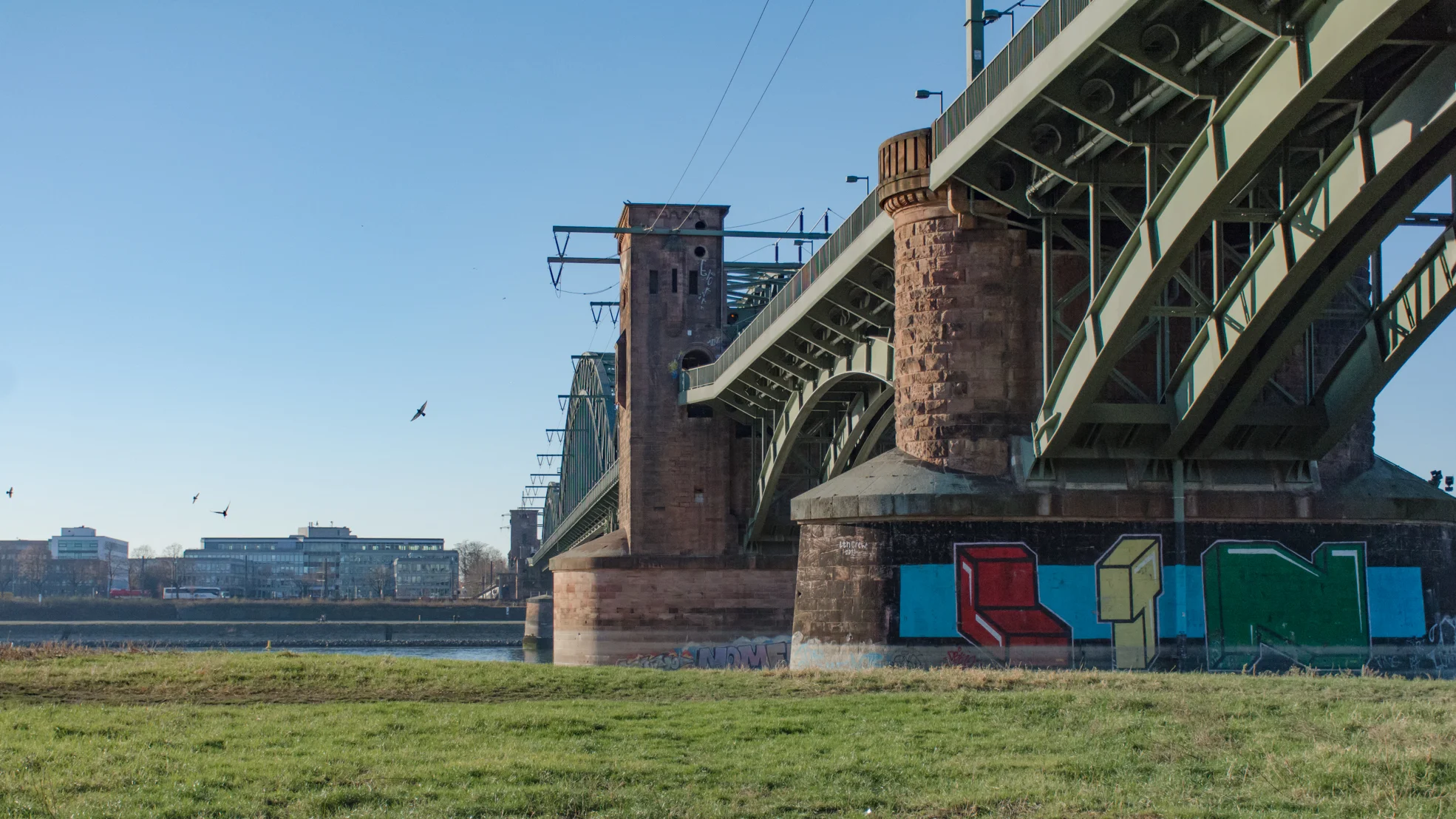 KölnGraffitiBridge_DavidFreid.jpg