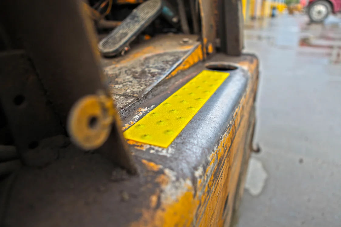 FORKLIFT.jpg