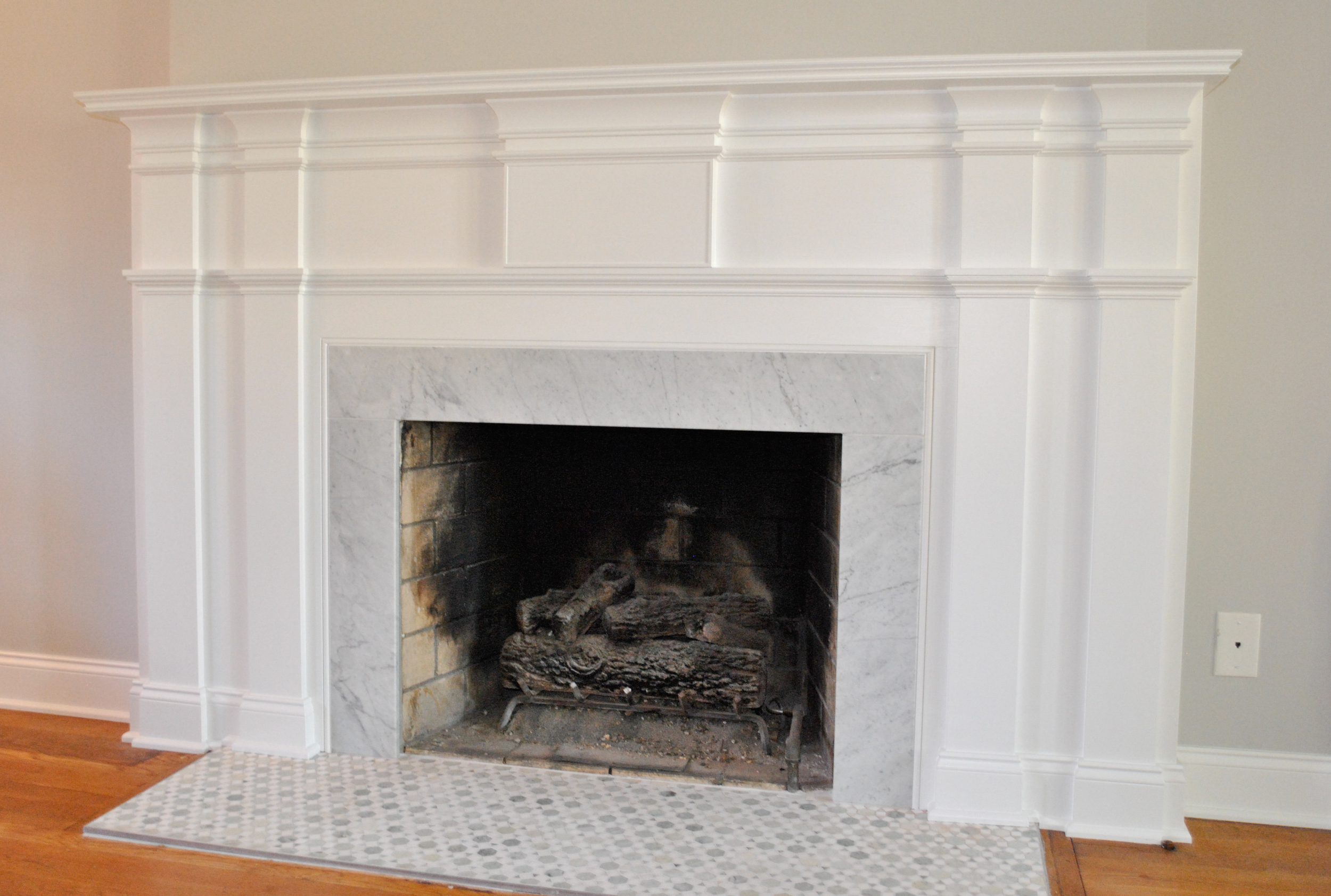 Paint Grade Fireplace Surround_04.jpg