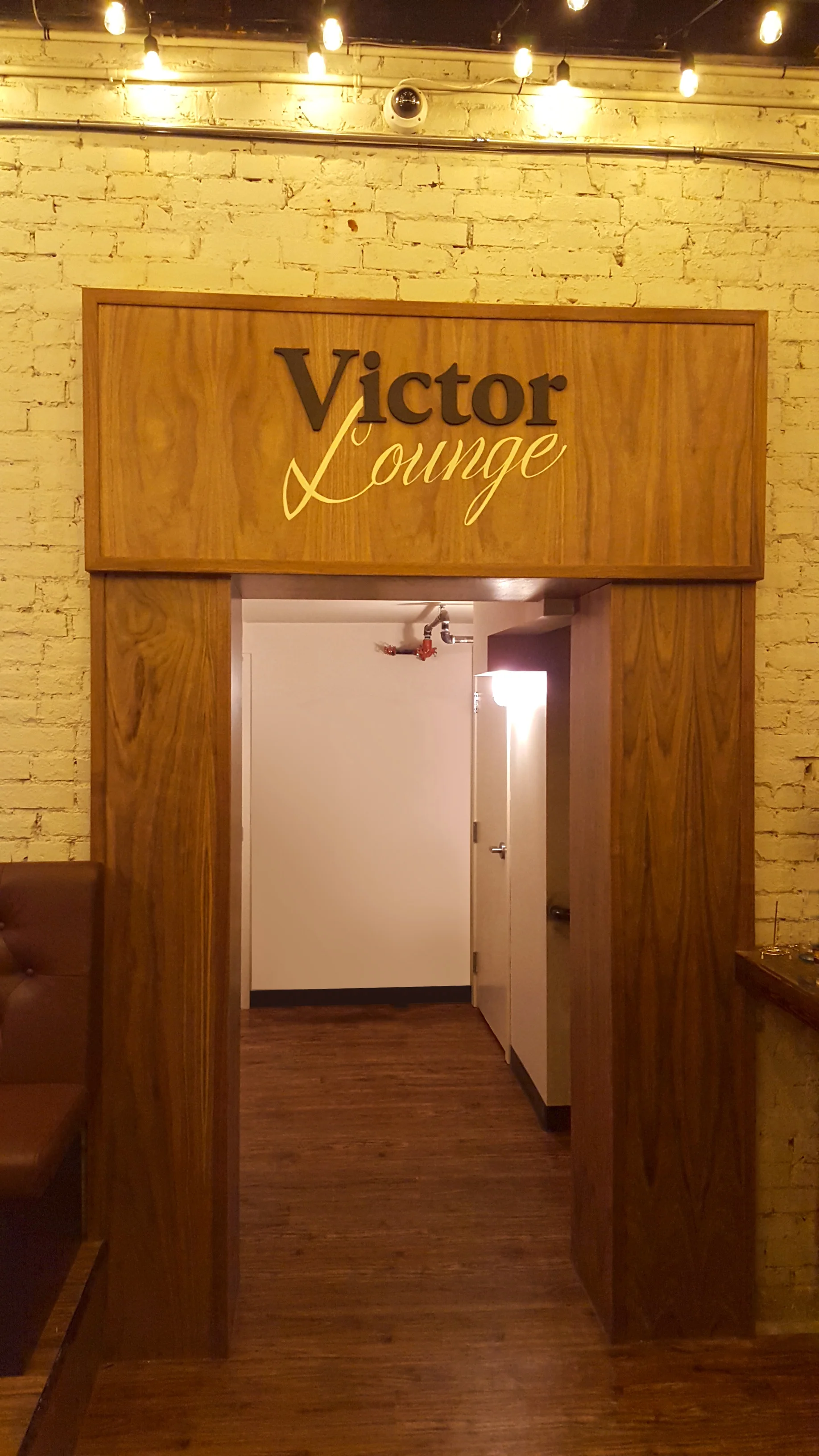 AJALouden-VictorLoungeSign-Entrance-theNeedleB.jpg