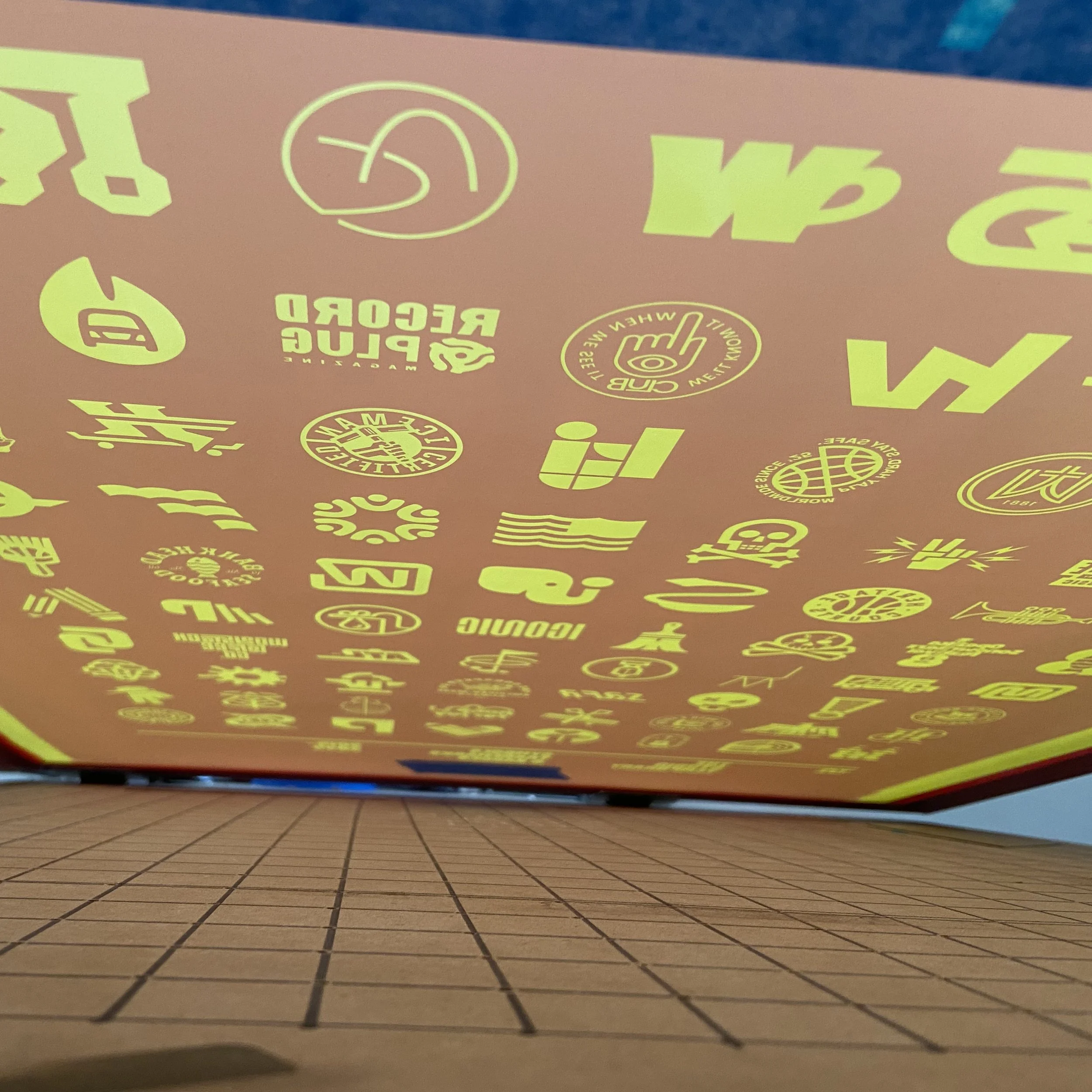 Prepress, under the screen
