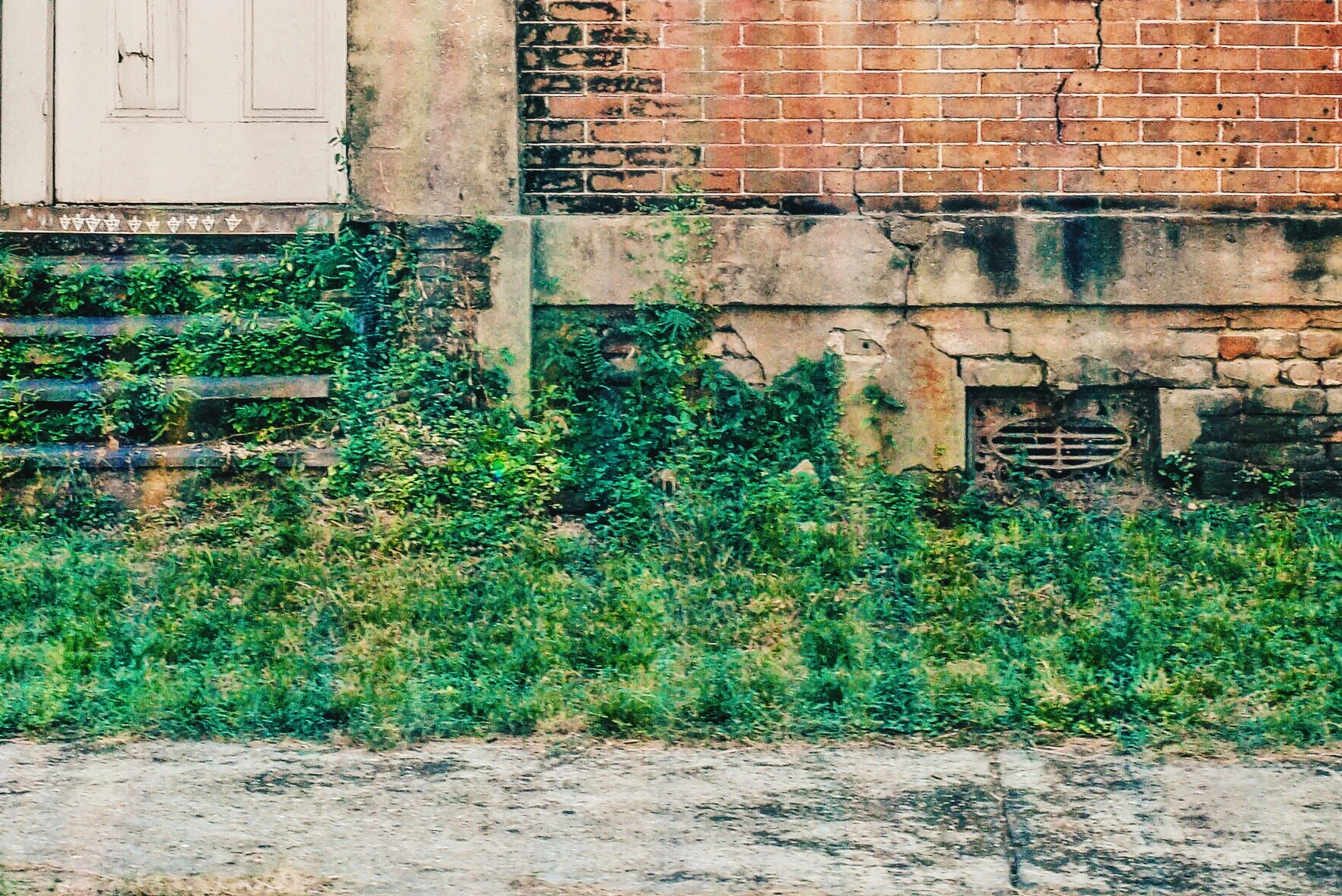Abandoned house details