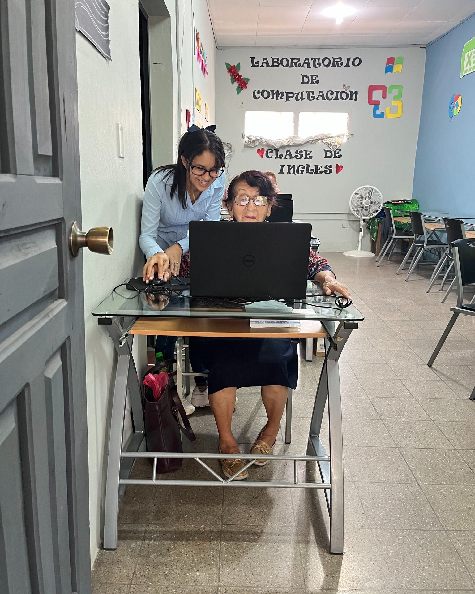 Staff Spotlight: Yerlin

We didn't have to look far when searching for our new computer technology teacher. Yerlin is the daughter of Reina, our sewing instructor and maquila manager. Because of Reina's job with Mi Esperanza, she has been able to edu