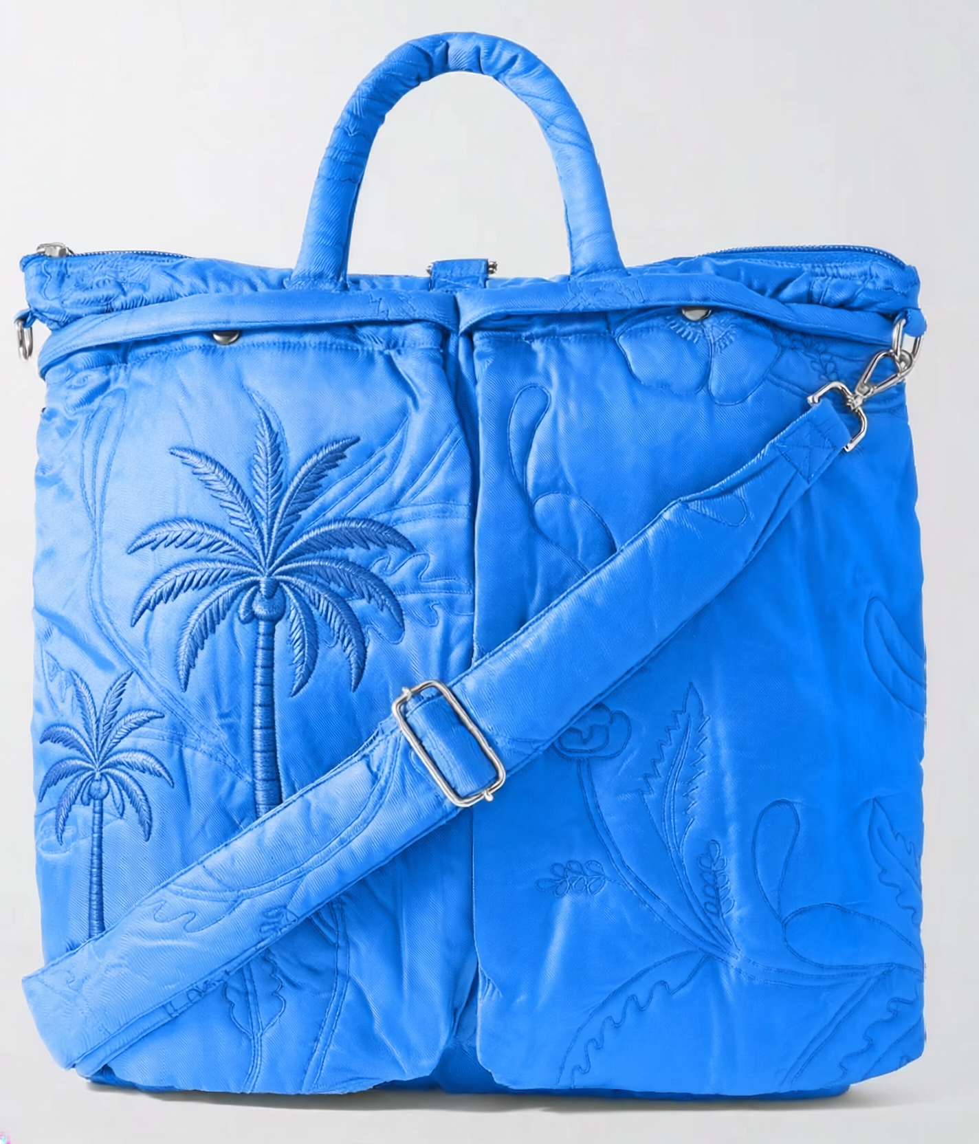 Firefly_recolor the bag blue but keep everything else the same 305698.png