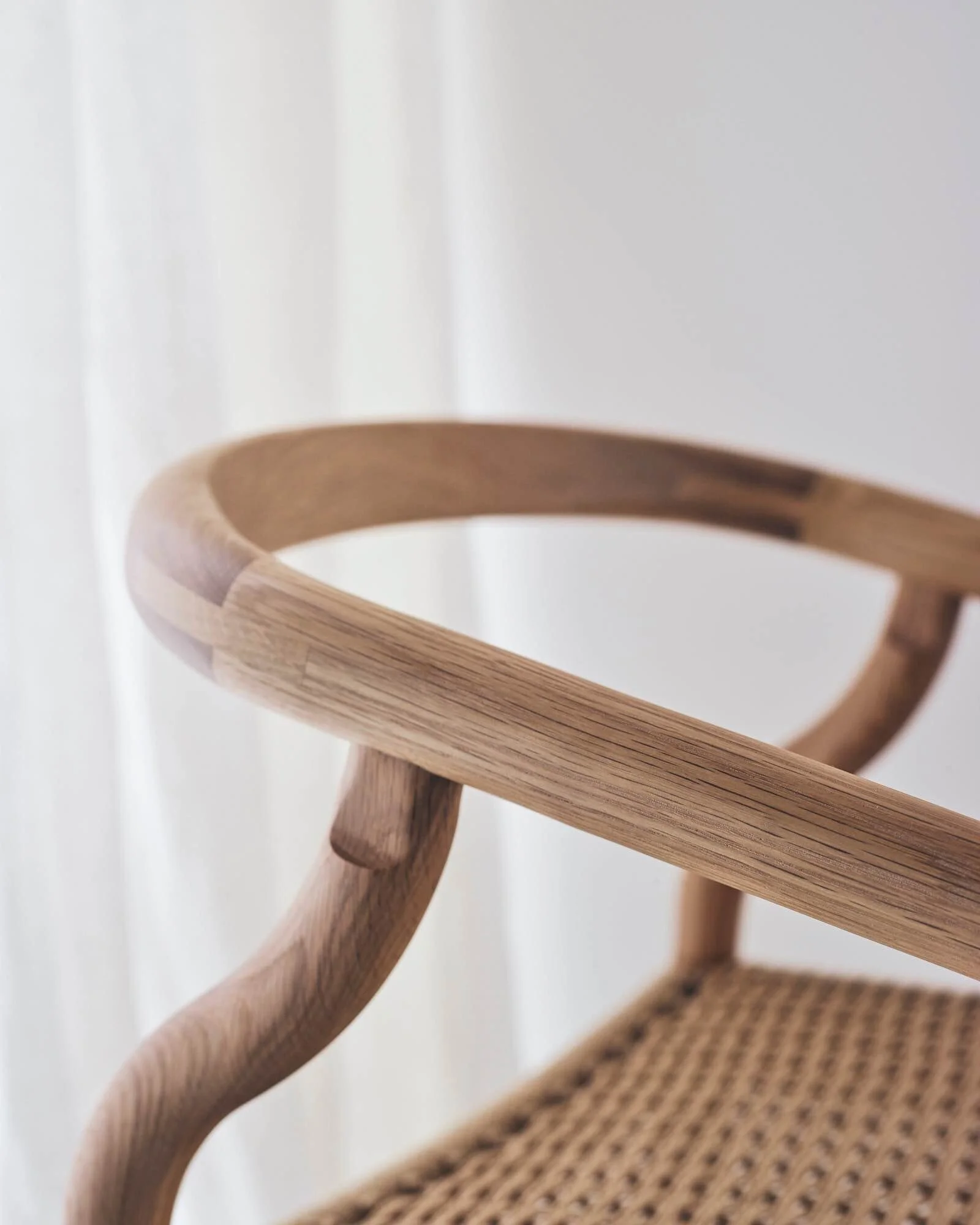 cenzo-furniture-loop-chair-5