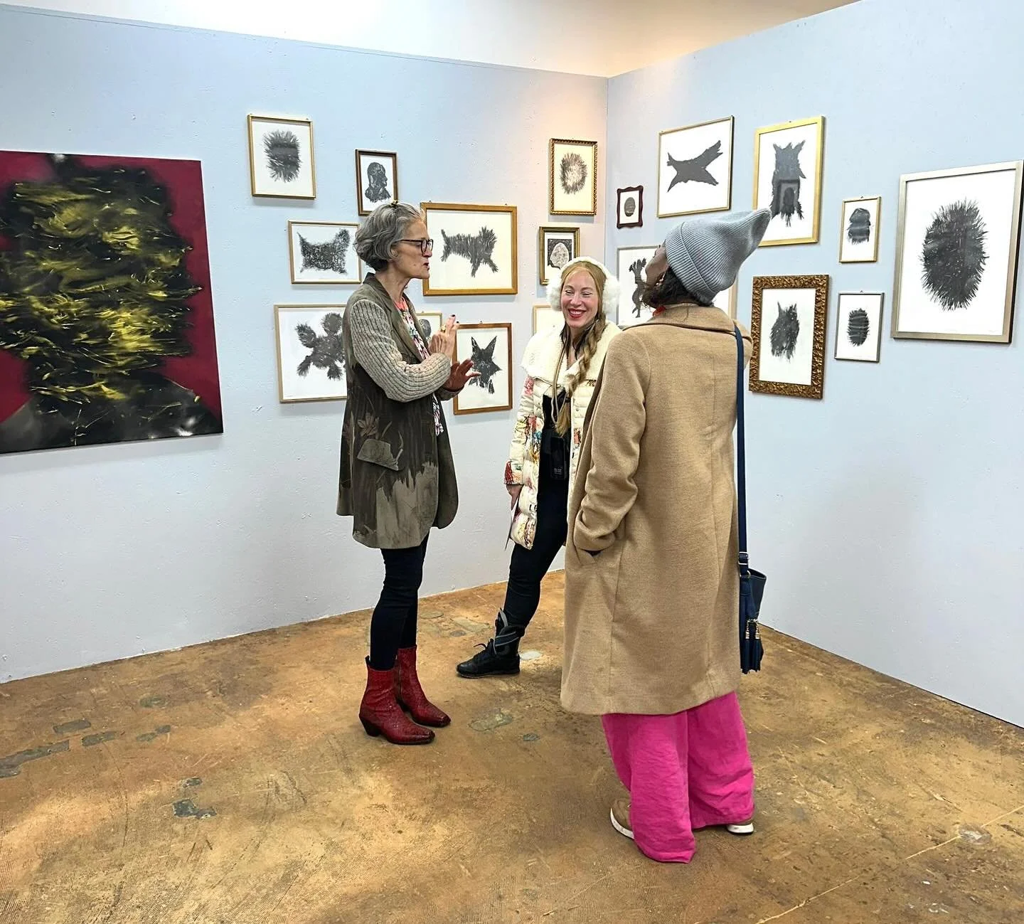 &bdquo;Imaginationen&ldquo; - Filip Haag, 15.11.25 - 10.01.2025 / hier sehen Sie das Kabinett mit Zeichnungen als Bestandteil der Ausstellung.
@_filiphaag_  #exhibition #filiphaag #painting #mit #gold #drawing #guest #artgallery #worb #bern #culture 