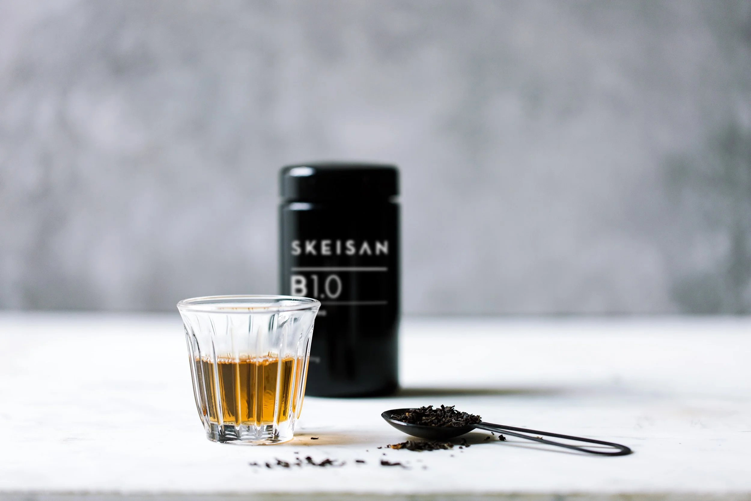 Kopie von 01_Black_Tea_Shot_3_Comp@3840x.jpg