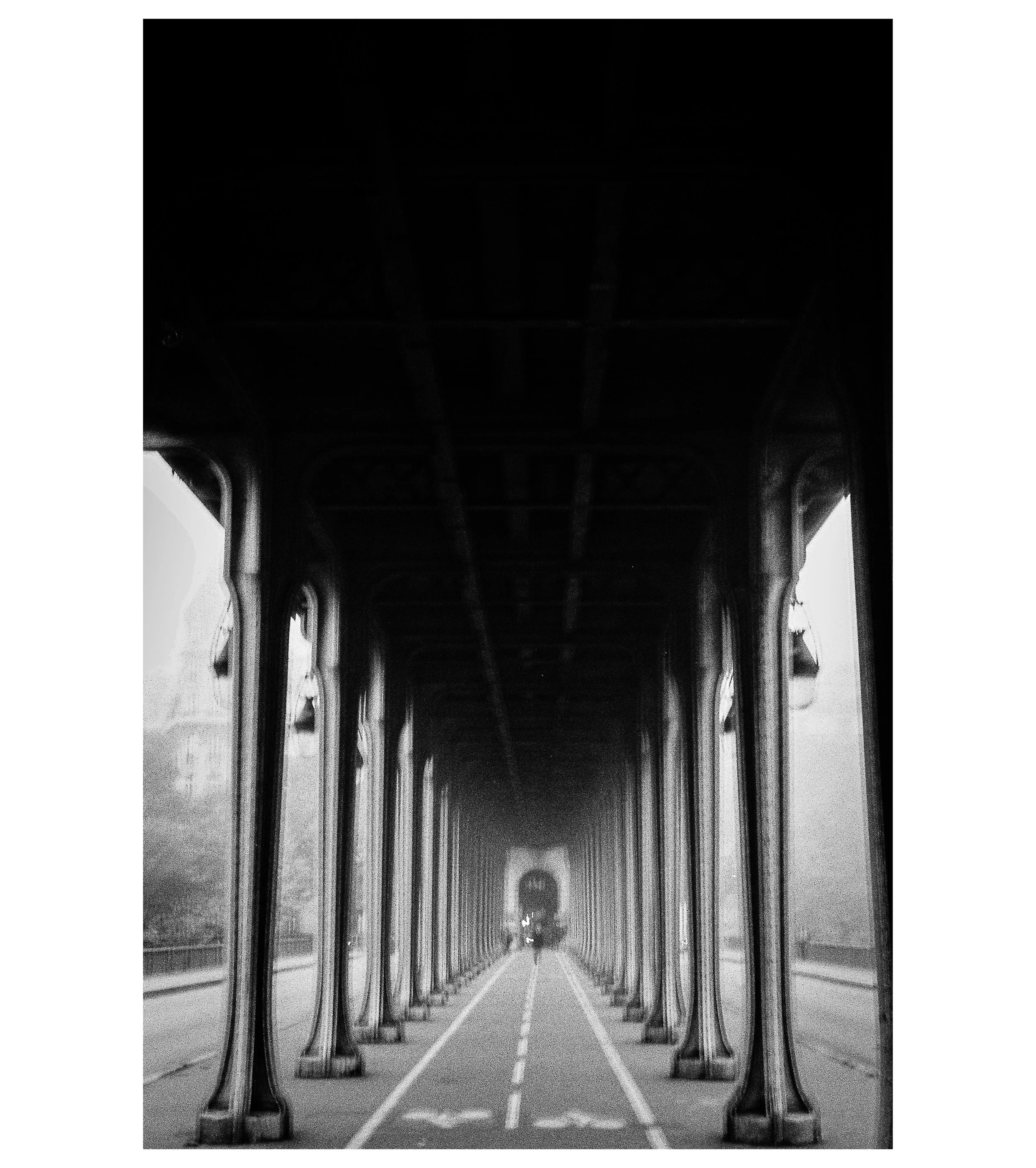 pont bir hakeim_leica_with border_10_2017 (1 of 1).jpg