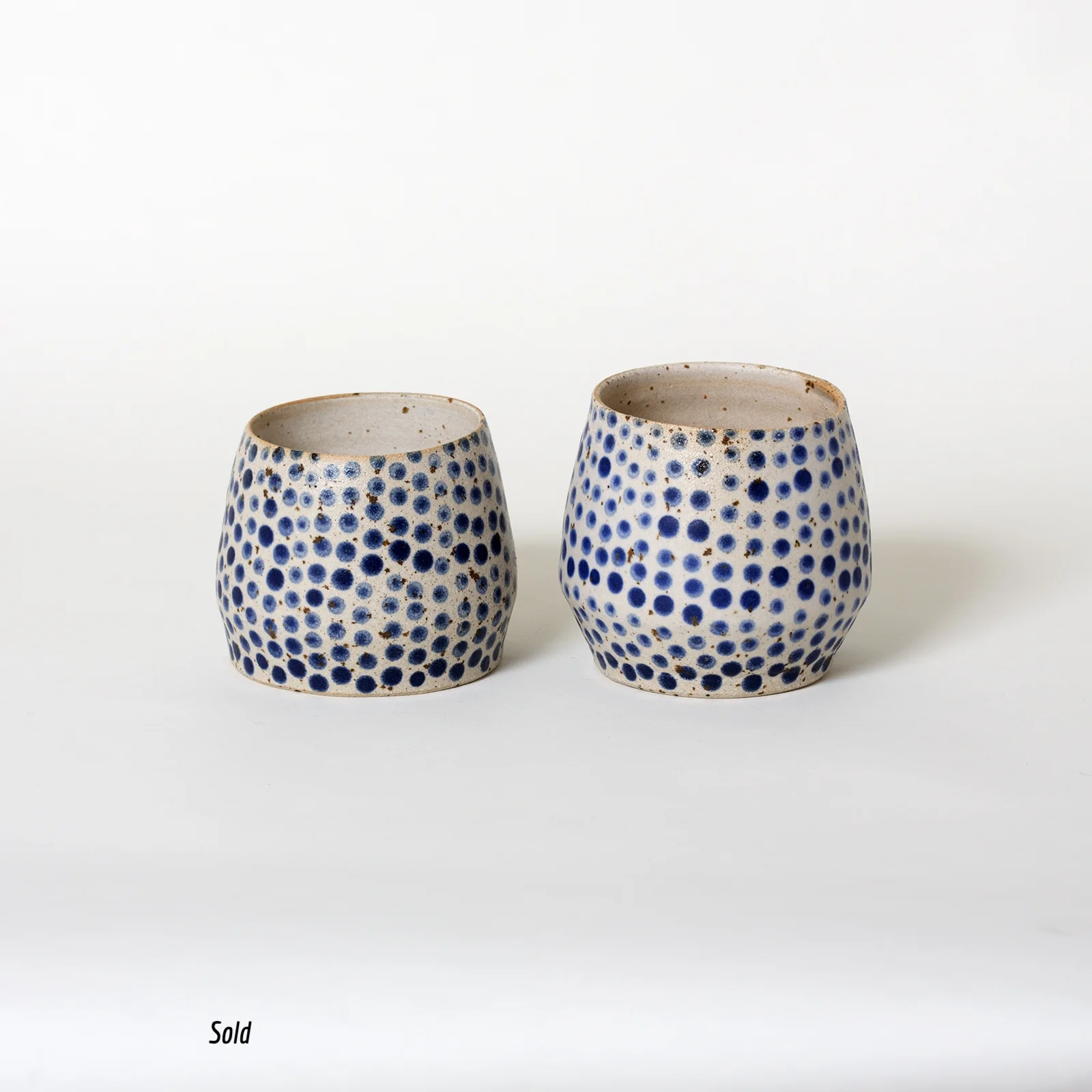blue white cup planter pollipost 8.jpg