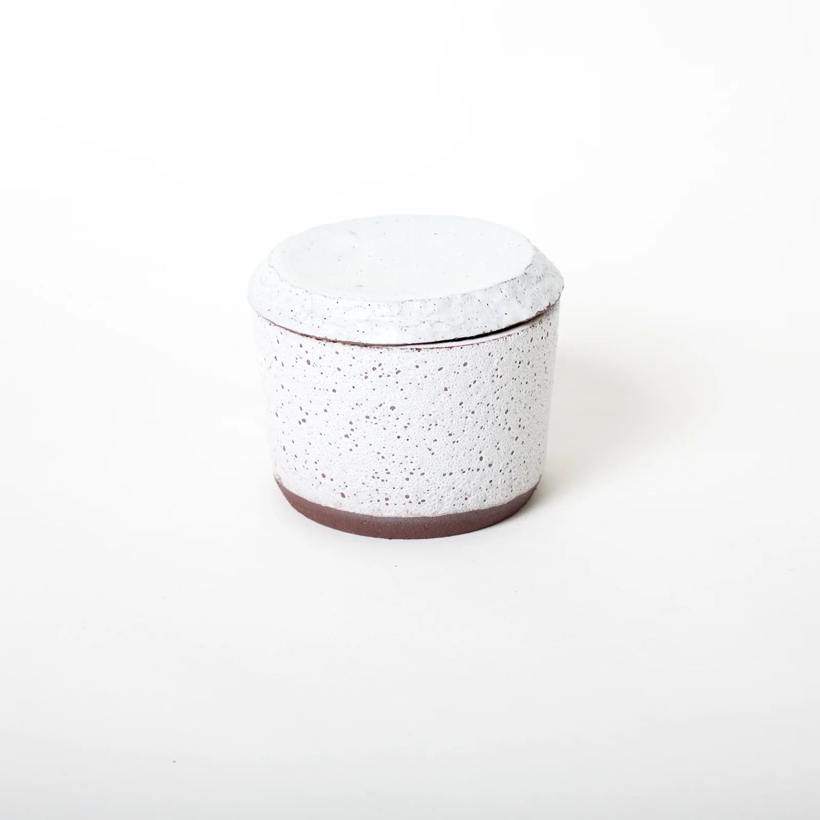 white bowl with lid pollipots 8.jpg
