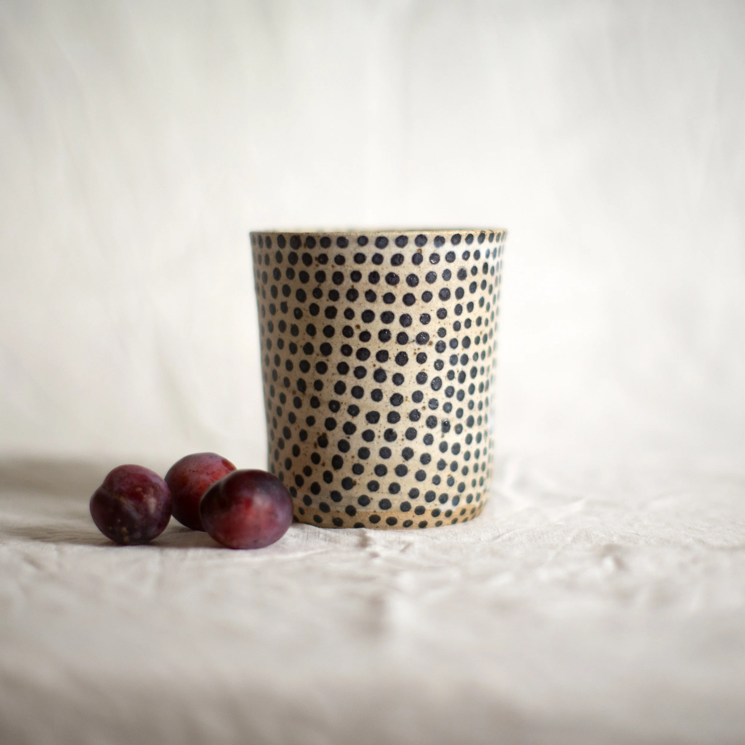 vase with polka dots nr.84 gray 3.jpg