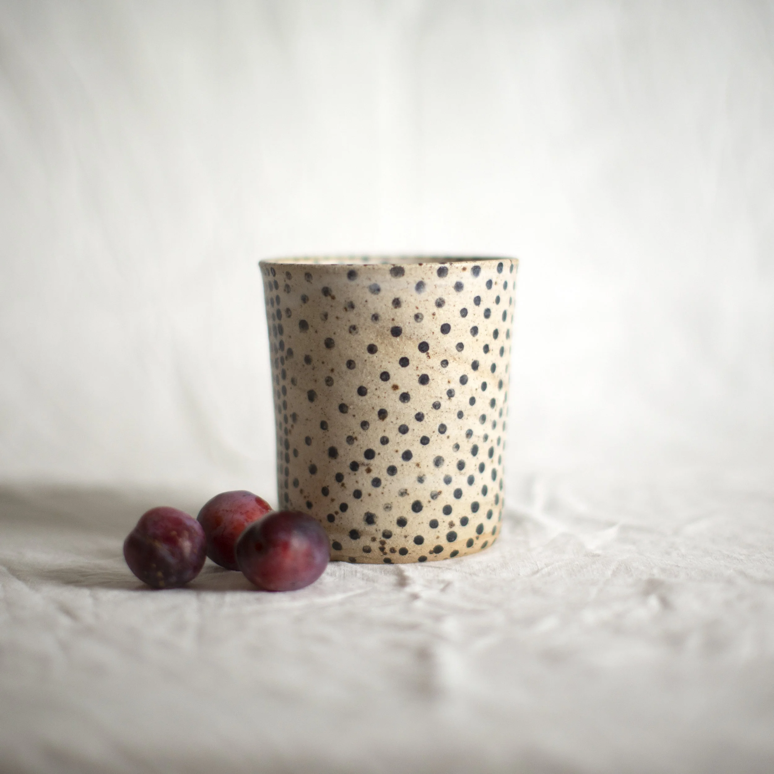 vase with polka dots nr.84 gray 4.jpg
