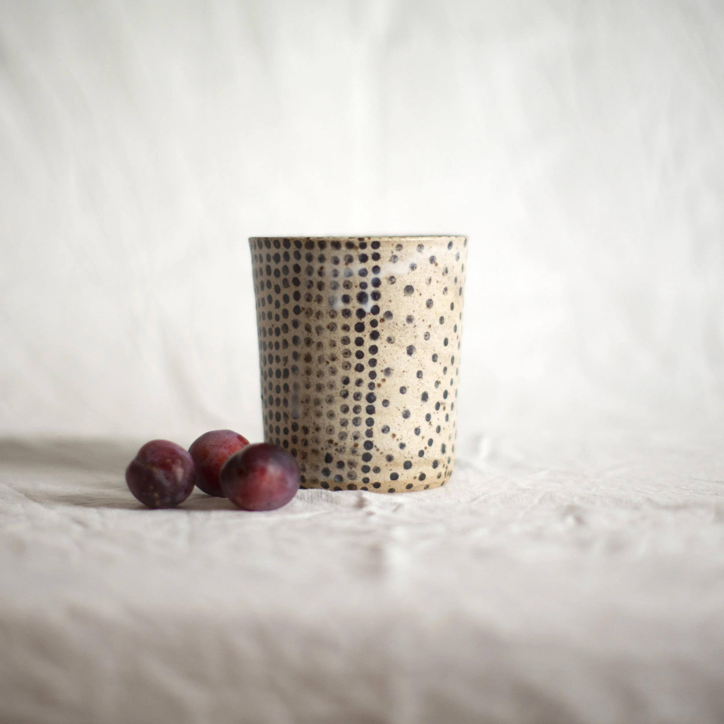 vase with polka dots nr.84 gray 5.jpg