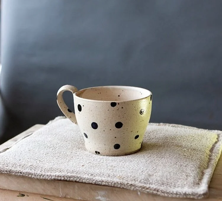 Happy Thursday! Summer vacation is over - new work on my table, I am going to make mugs in different dot colors, blue, black, beige, green, white, will be available in Newport Beach, California, The Blu Canoe shop @the_blu_canoe 👍 after approx. 5 we