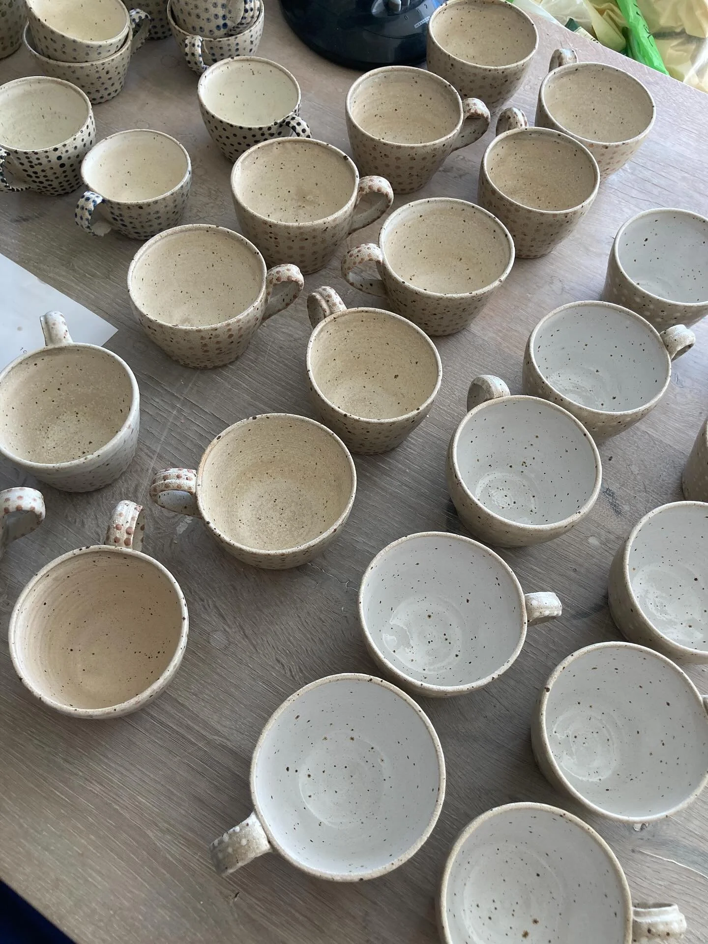 KURSER - onsdags hold er optaget nu, l&oslash;rdag er stadigv&aelig;k pladser, du kan se dem under min shop, hvis du har sp&oslash;rgsm&aring;l, skriv til mig p&aring; eeli@eeli.dk eller ring p&aring; 2083 6687☕️#pollipots @pollipots #inspiration #ku