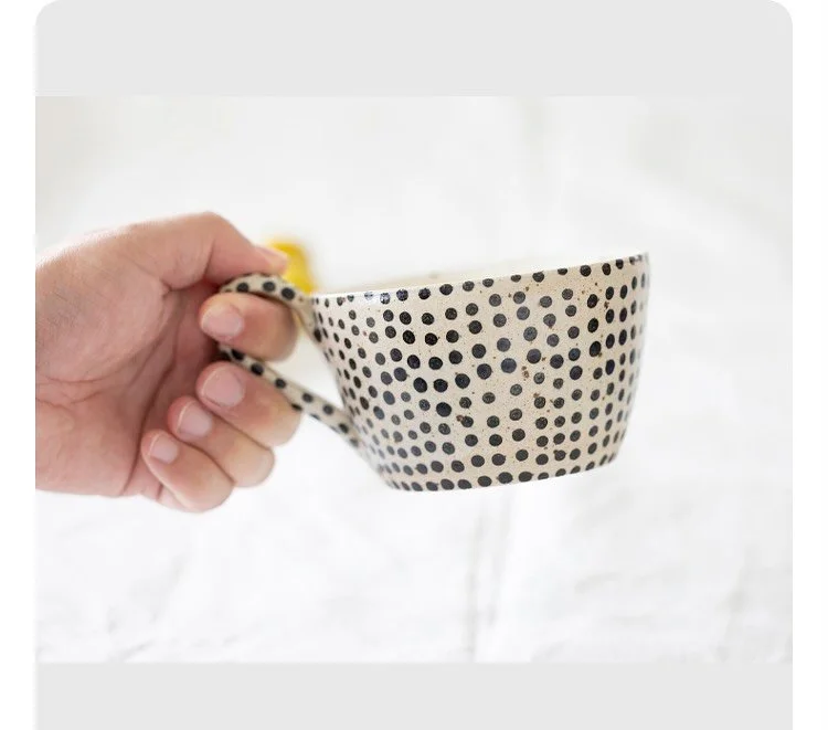 Happy Monday - NEW wholesale order in the make.👍😊❤️. Sending some pottery love to California, @follyhome, thank you very much Alyssa👍😊❤️. I am going to make spoons and mugs, in red and white (new ) colors- all together 40 pieces👍😊. Happy week t