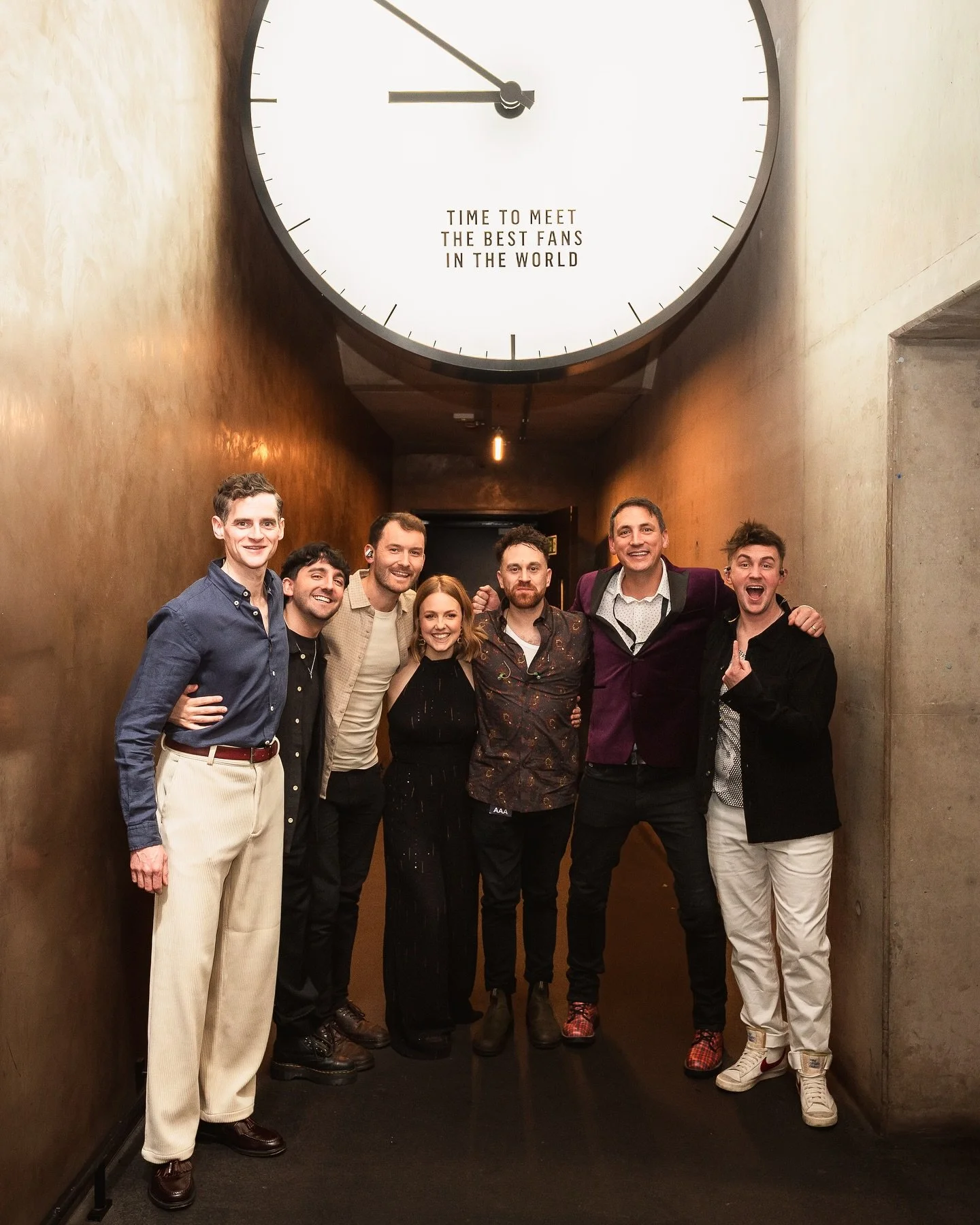 We'd like to wish you all a very MERRY CHRISTMAS from all us at M&agrave;nran 🎅🏻 🎄 What a year it's been and we can't wait to party with you one more time this weekend. Most gigs are sold oot! But if you need any last minute Christmas presents, gi