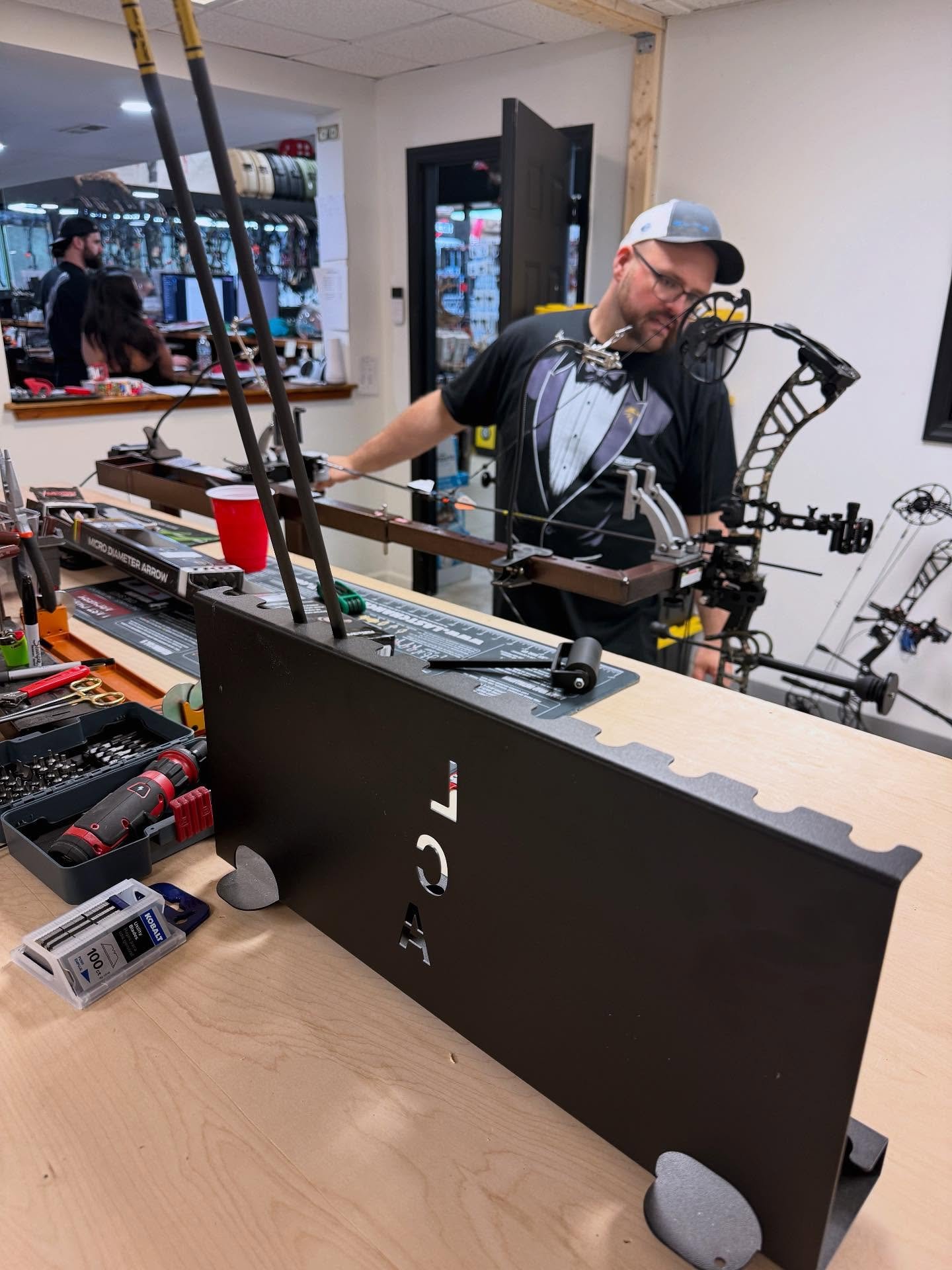 @yarak.archery in Pittsboro, NC, is celebrating its first anniversary with a party and sale. LCA products have been working hard for them today⚙️. If you're in the area, stop by and check them out!
🚨Tag us in your posts featuring LCA gear for a ch