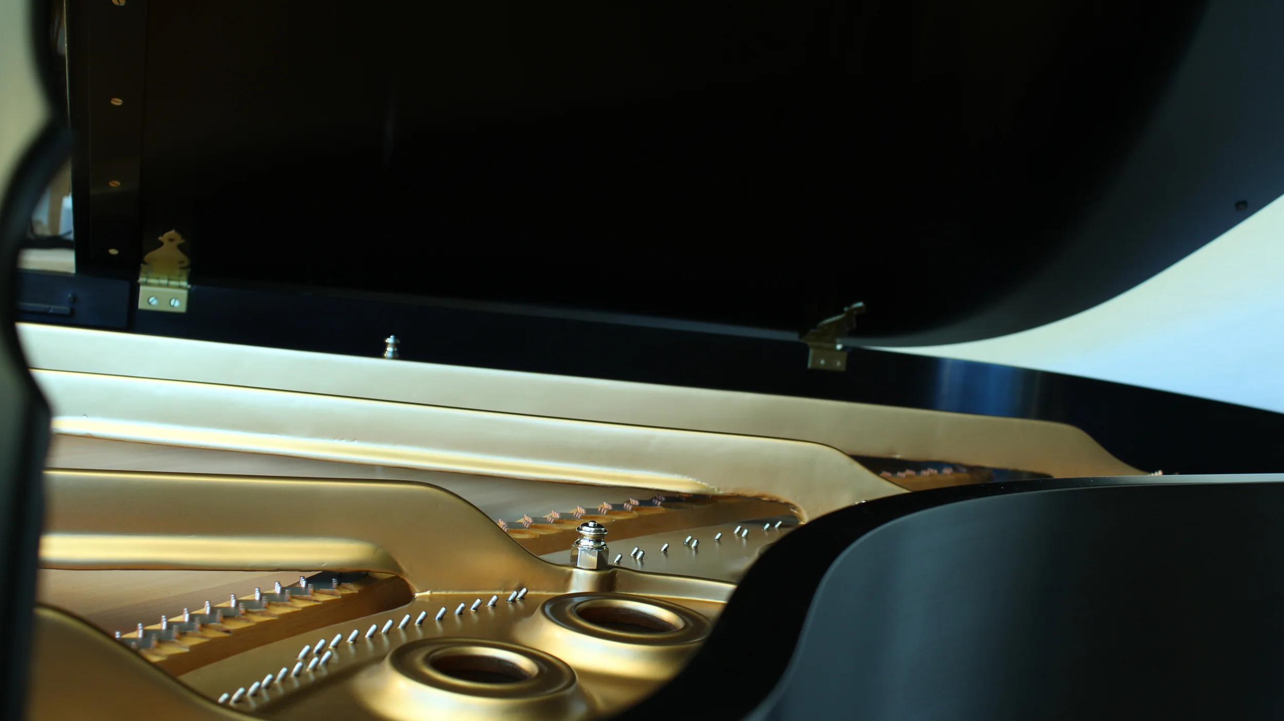 Steinway & Sons Model L. Hand-rubbed black lacquer, satin finish. Watson Piano Works, 2015.