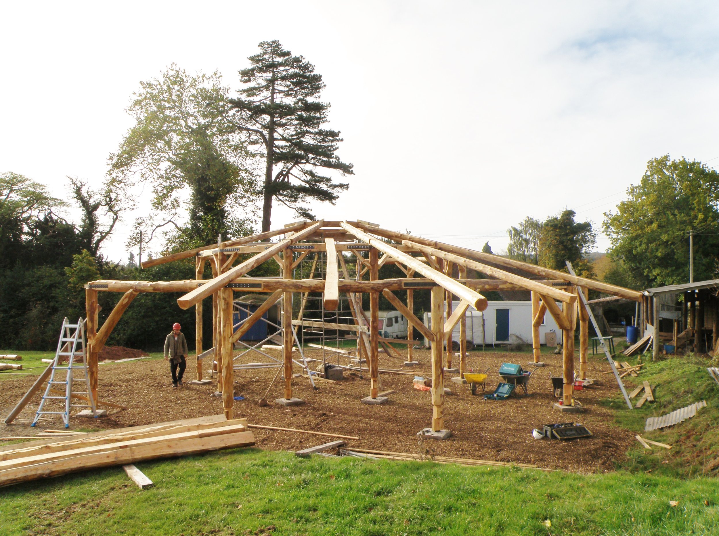 roundhouse hereford herefordshire larch timber frame round green woodworking.JPG