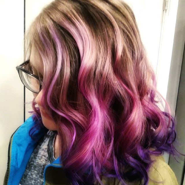 Keke. Is. KILLIN'. it. 🙌 Way to go @dos_by_keke_  #pravanavivids #behindthechair #modernsalon #mermaidhair #longhair #americansalon #grandhavenhairstylist #pinkhair #purplehair