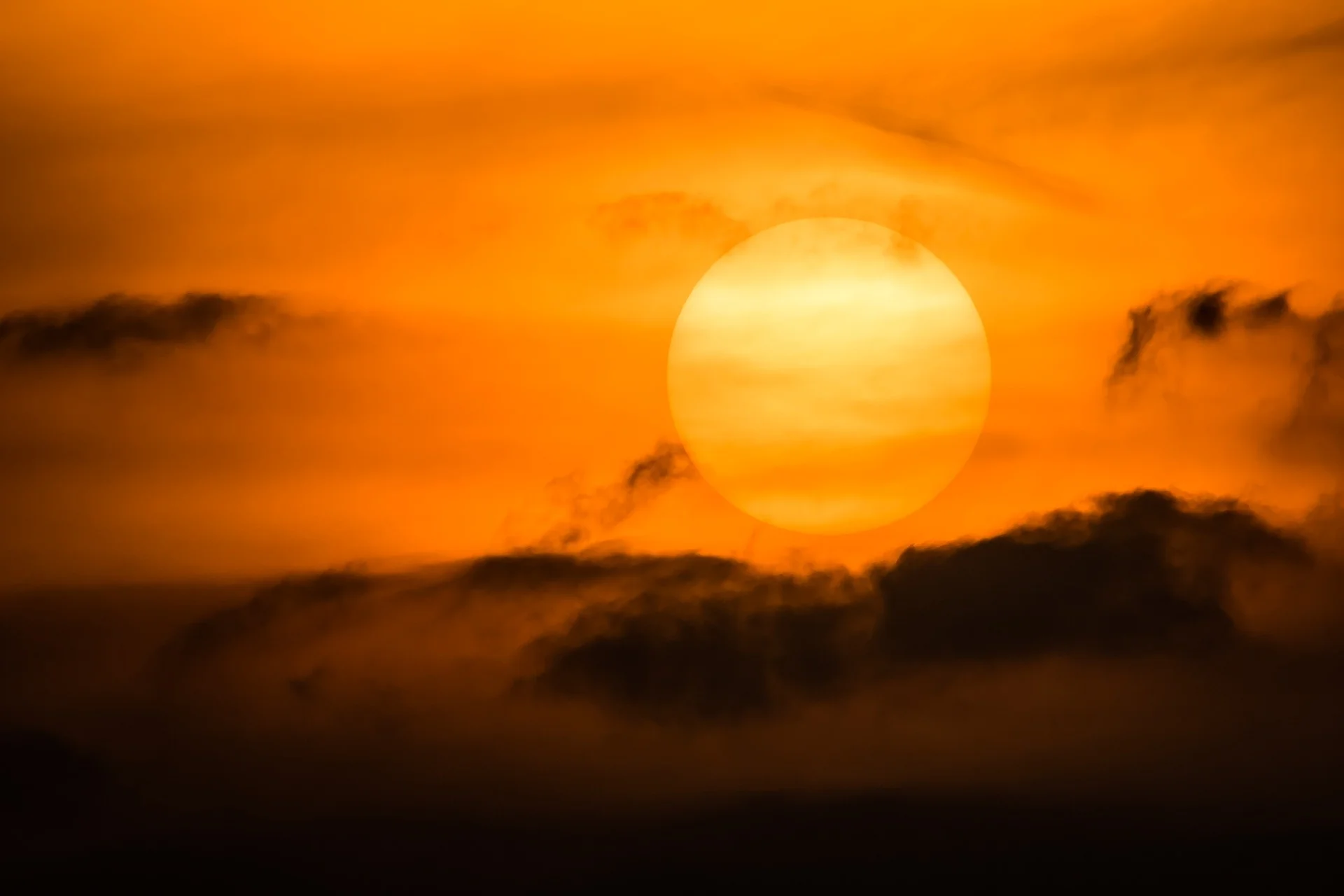 sun-3305422_1920.jpg