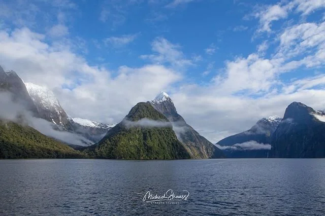 Beautiful scene for a #wallpaperwednesday #milfordsoundlodge #newzealand #charlottephotographer