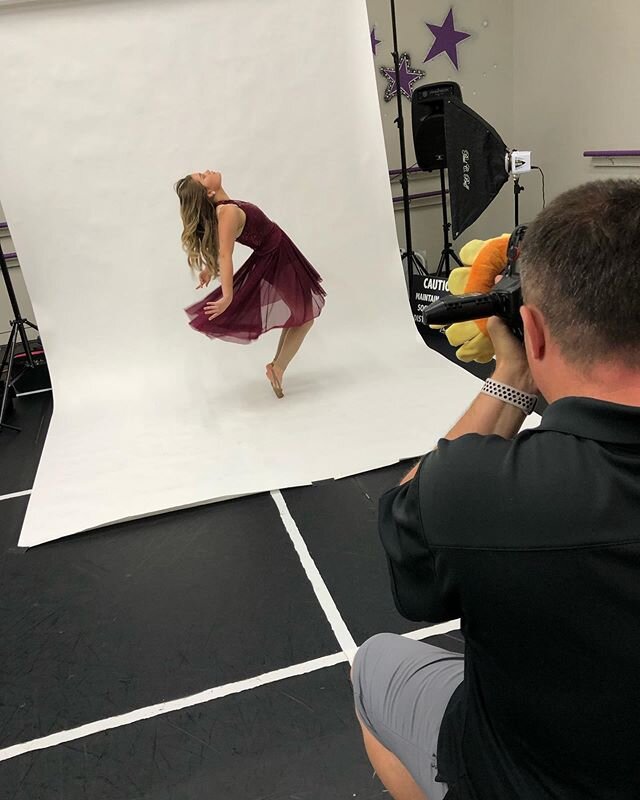 Happy Friday everyone! Spending this #funfriday and #familyfriday creating beautiful dance shots! #dancepictures #dancepics #dancephotoshoot #charlottephotographer