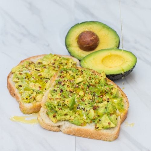 Have salad dressing, olive oil, or spices sitting around? Make sure to take some action shots to make your plate look more realistic AND delicious. 