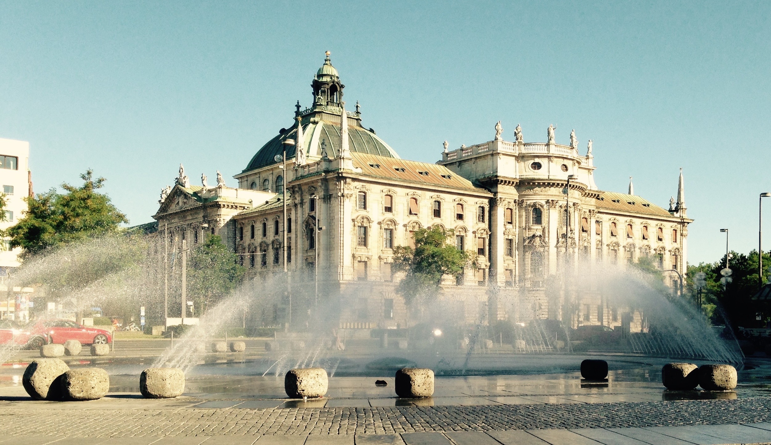 Karlsplatz, Munich, Germany. image©gunjanvirk