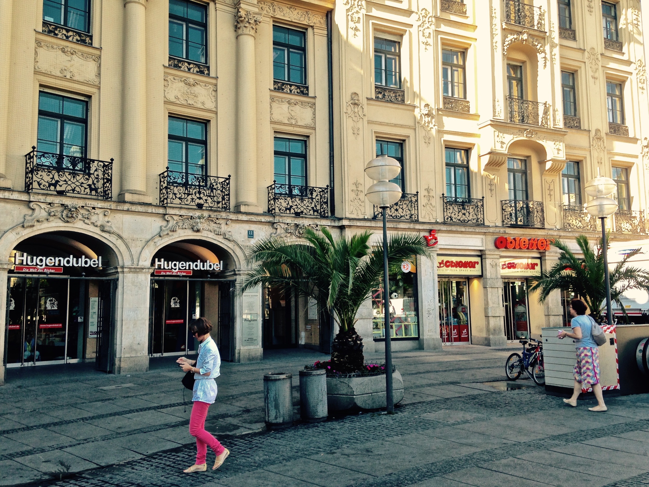 Hugendubel, Karlsplatz, Munich, Germany. Image©gunjanvirk