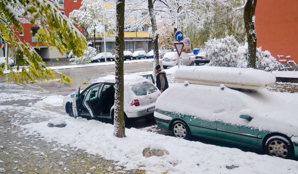 Cars covered with snow! Snow in fall in Munich, Germany. Image©gunjanvirk