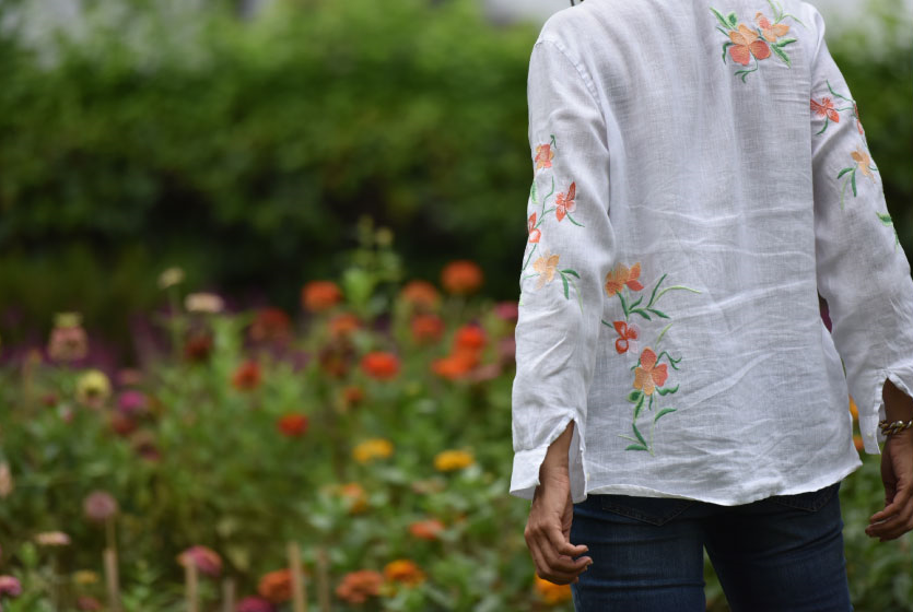 My beautifully embroidered JJill linen big shirt and Jjill jeans! Image©gunjanvirk