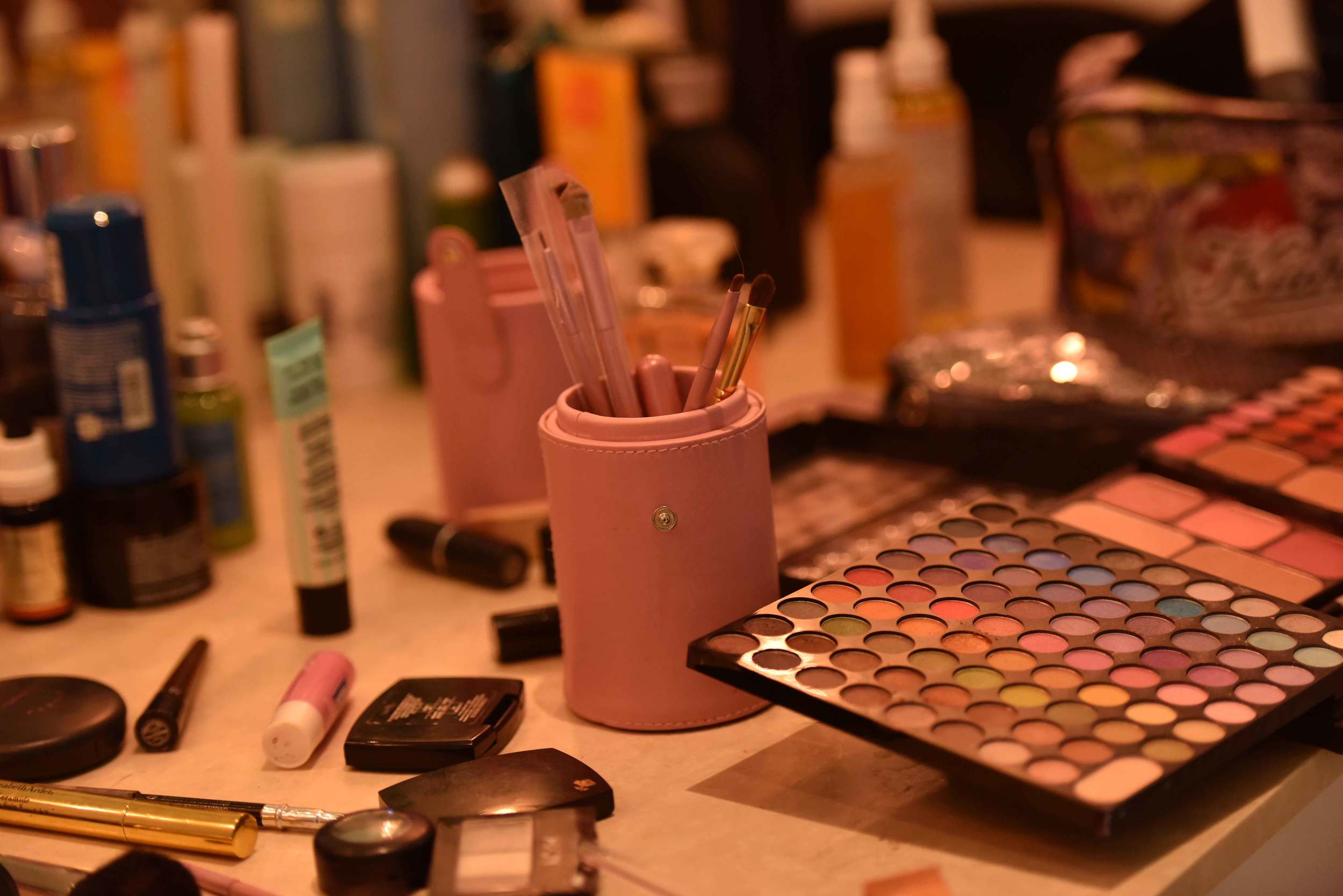 good make-up is must for a good fashion photoshoot. Image©gunjanvirk