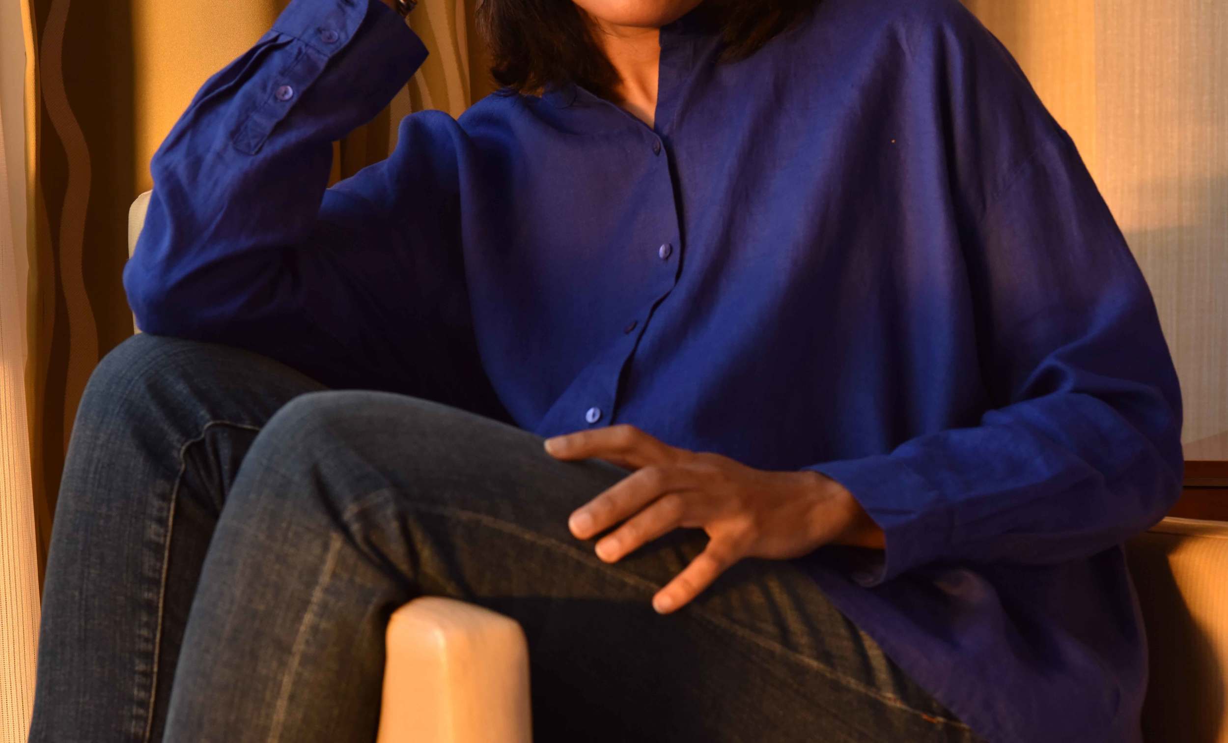 Eileen Fisher Mandarin Collar Shirt in Handkerchief Linen and Eileen Fisher Boyfriend Jeans. Image©gunjanvirk,