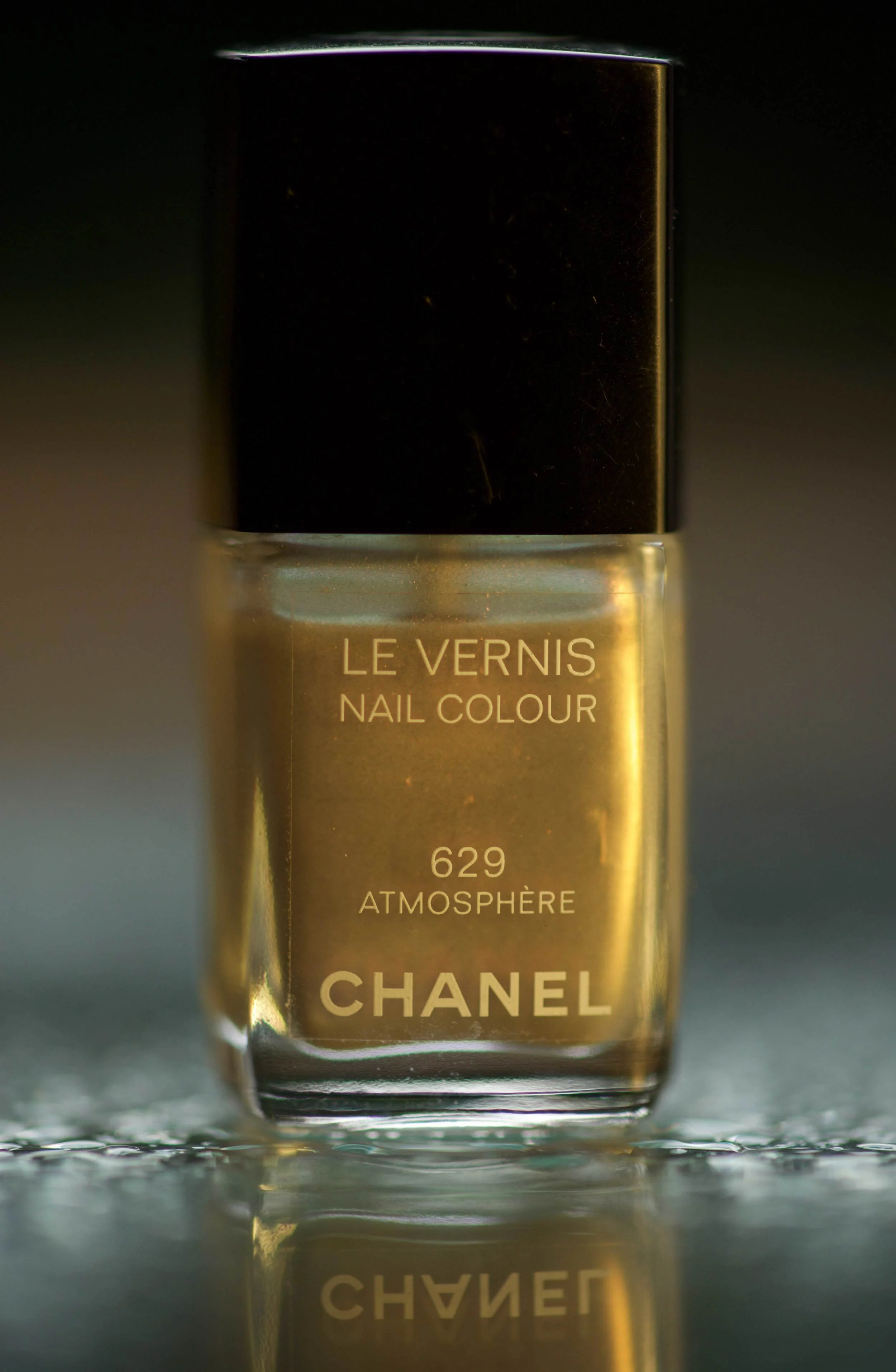 #Chanel Nail Color Le Vernis 629 in golden light, Image©gunjanvirk