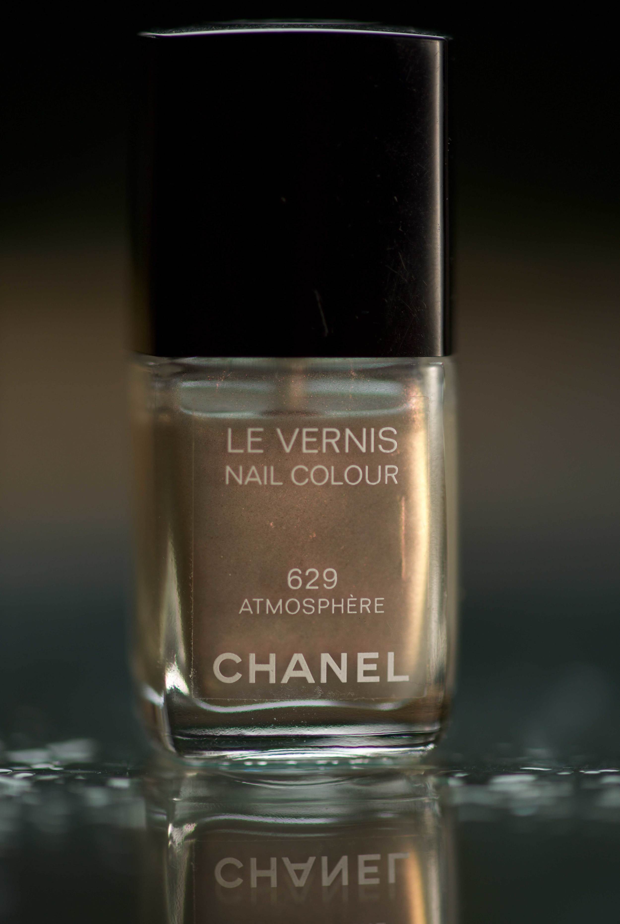 #Chanel Nail Color Le Vernis 629 in silver light, Image©gunjanvirk