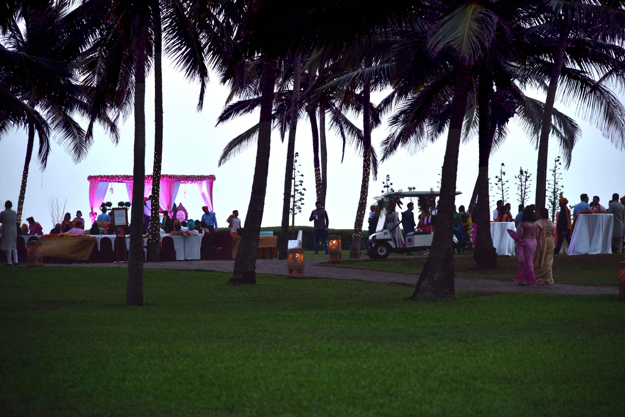 Wedding at the Park Hyatt Goa Hotel. Image©sourcingstyle.com.