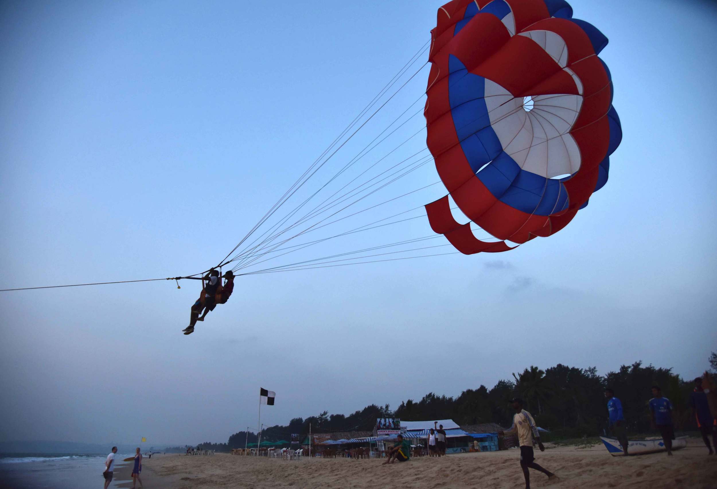 Paragliding on the beach at the Park Hyatt Hotel, Goa, image©sourcingstyle.com.