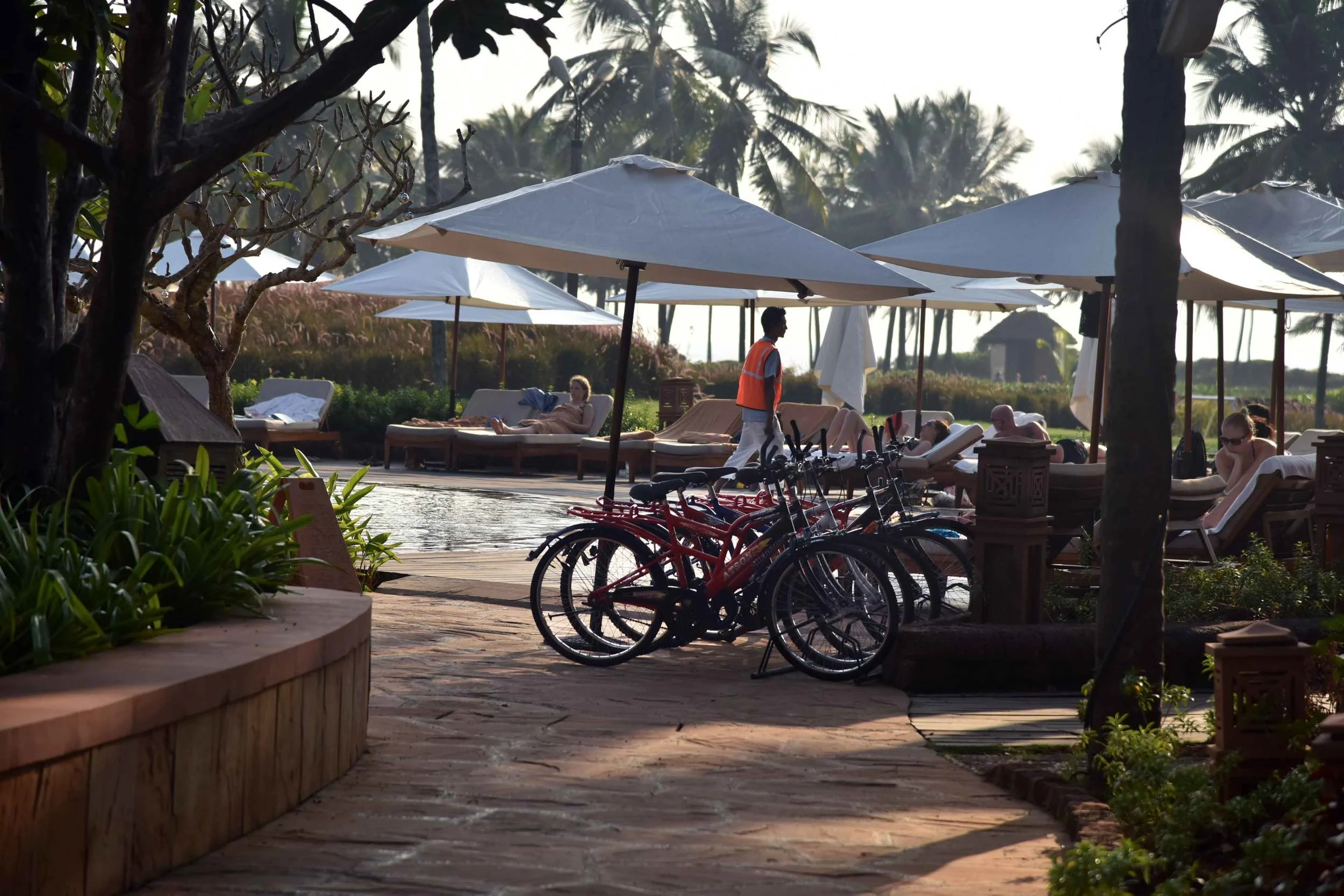 Bicycles for rent at the Park Hyatt Hotel, Goa, image©sourcingstyle.com.