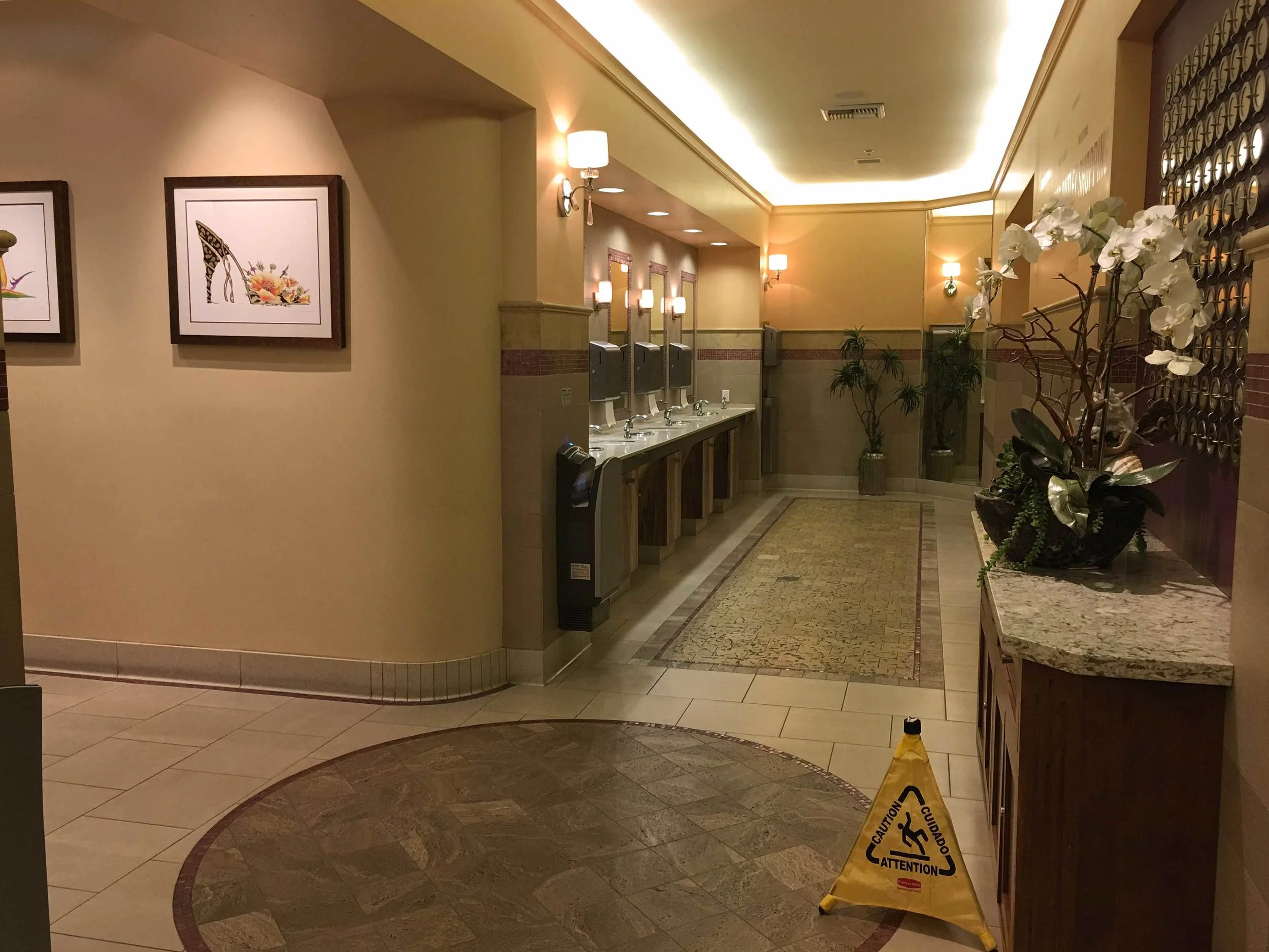 Nice, clean restrooms at the Citadel Outlets, CA, USA. Image©gunjanvirk