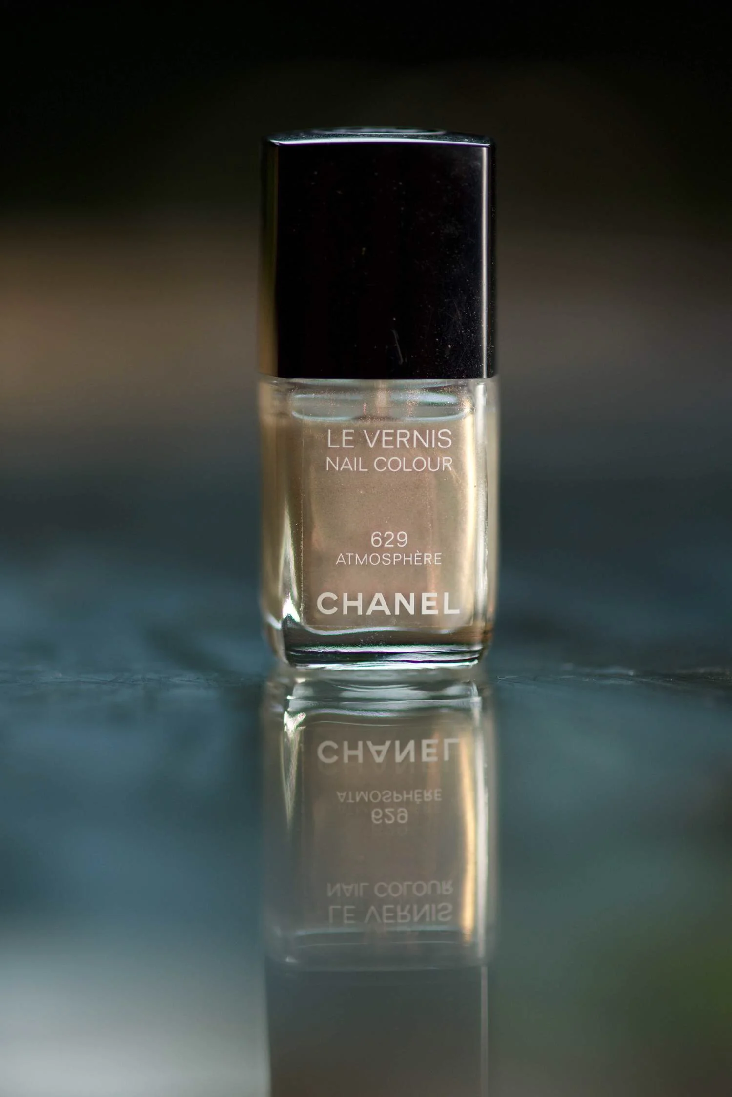 Chanel Le Vernis Nail Paint, image copyright gunjanirk