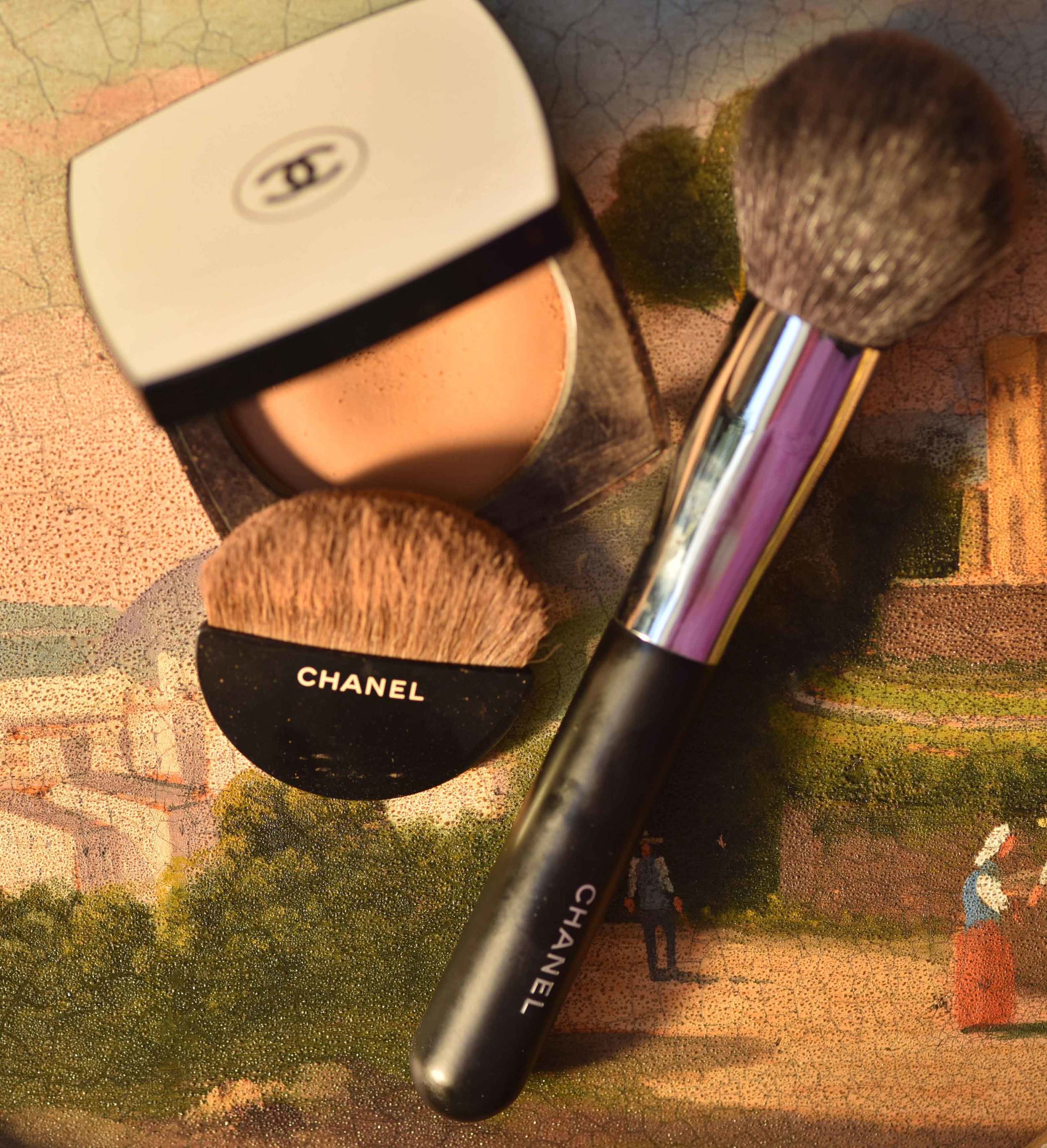 The Chanel Les Beiges Healthy Glow Sheer Color with the half-moon brush and the Chanel Powder Brush no. 1. Image©gunjanvirk