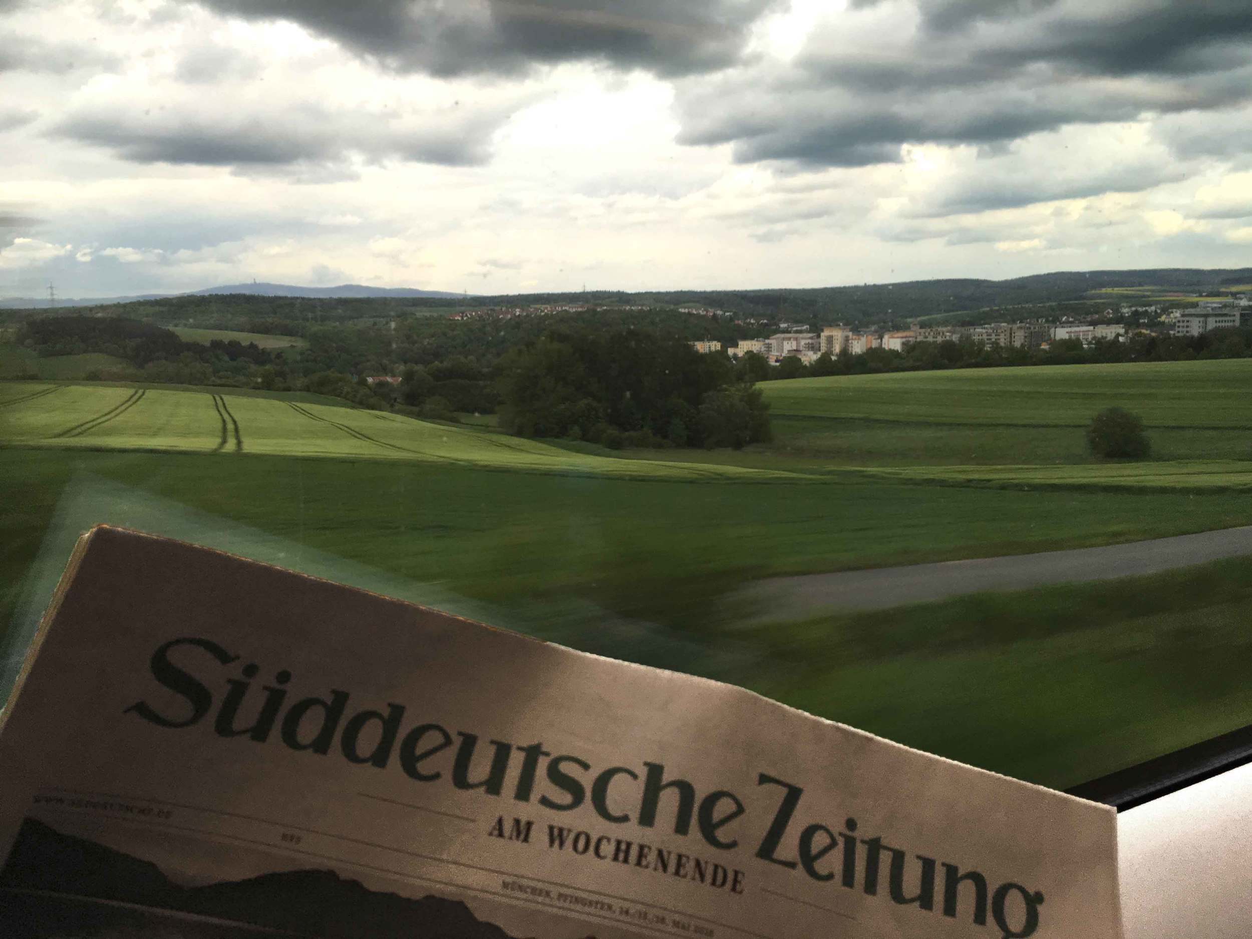 Süddeutsche Zeitung, ICE Train, Inter City Express, German Rail Service, Deutsche Bahn first class compartment. Image©sourcingstyle.com