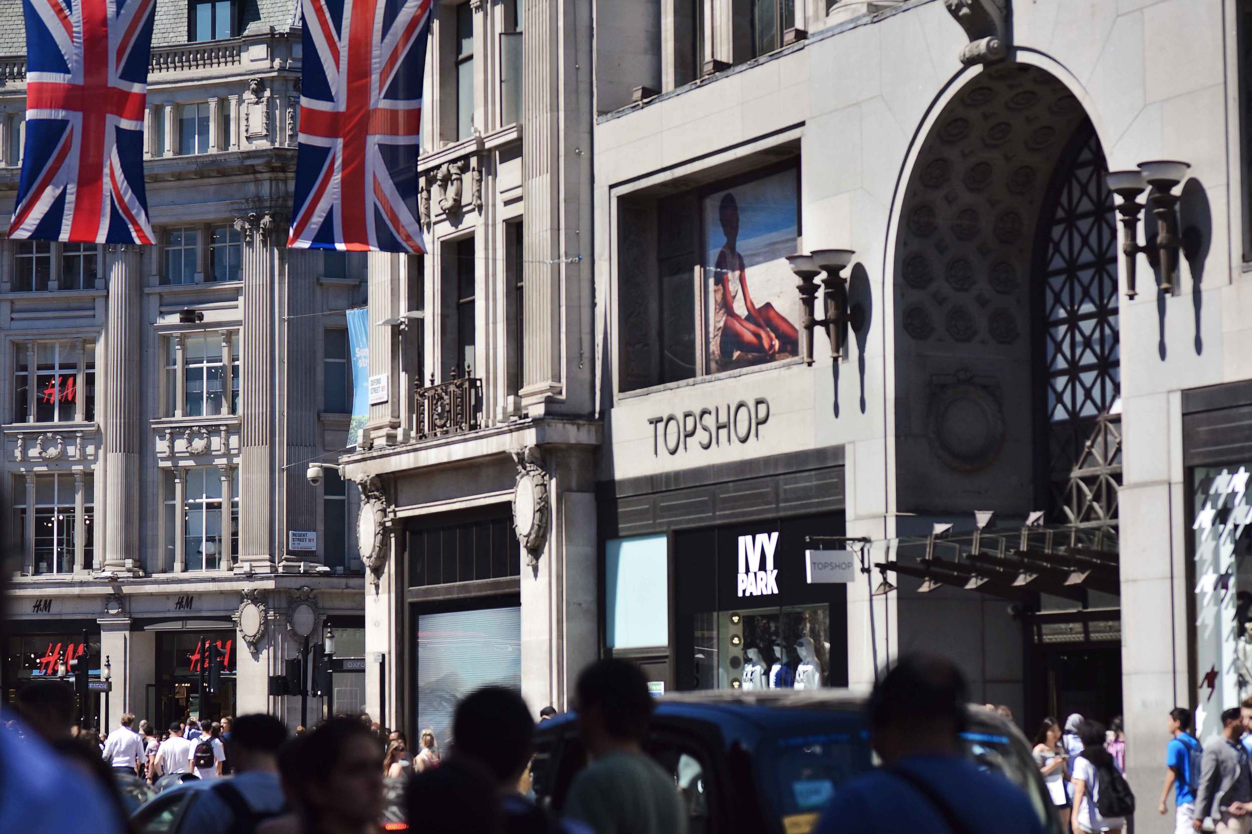 Oxford Circus, Topshop, London. Image©sourcingstyle.com