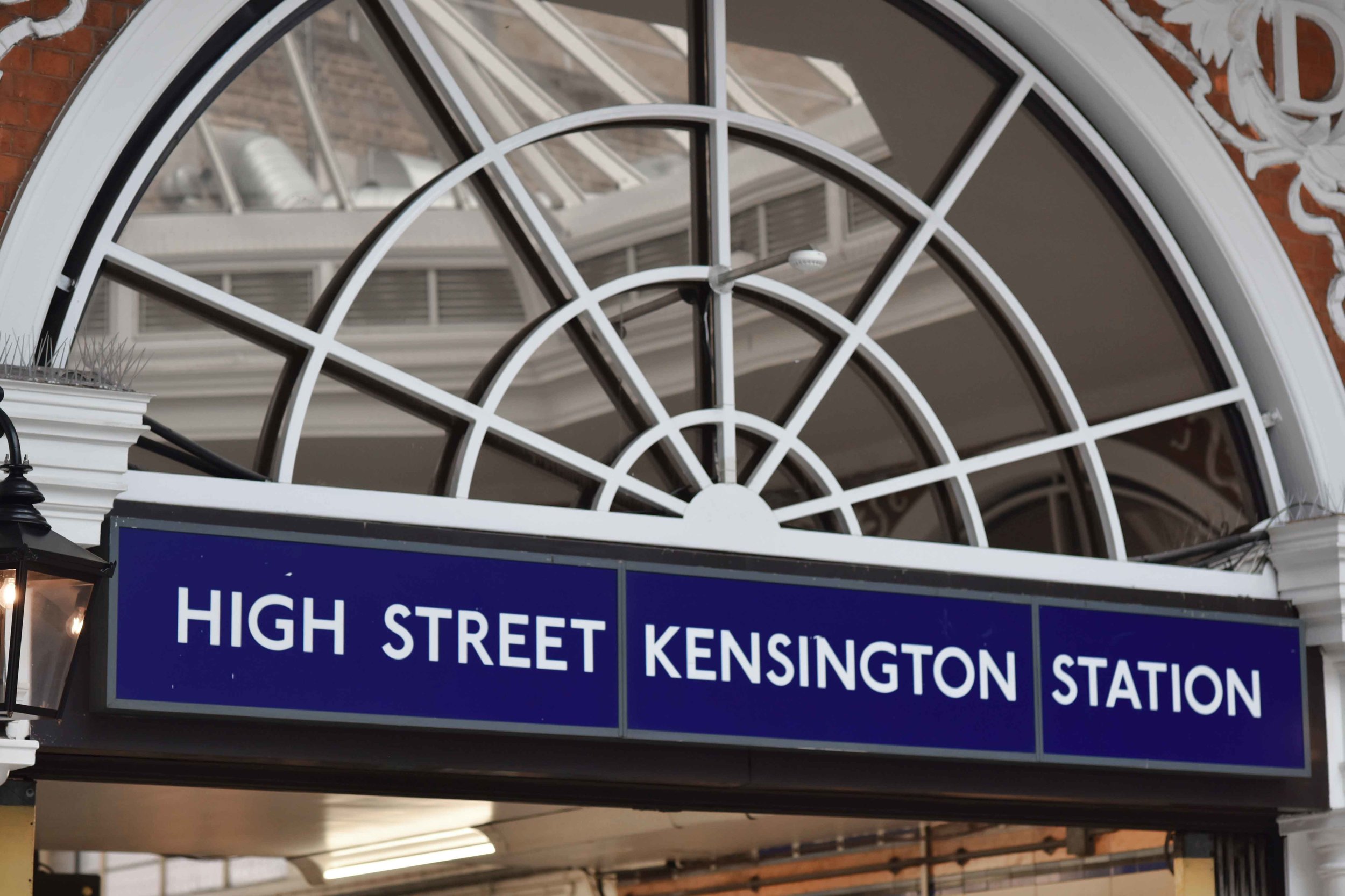 High Street Kensington, London. Image©sourcingstyle.com