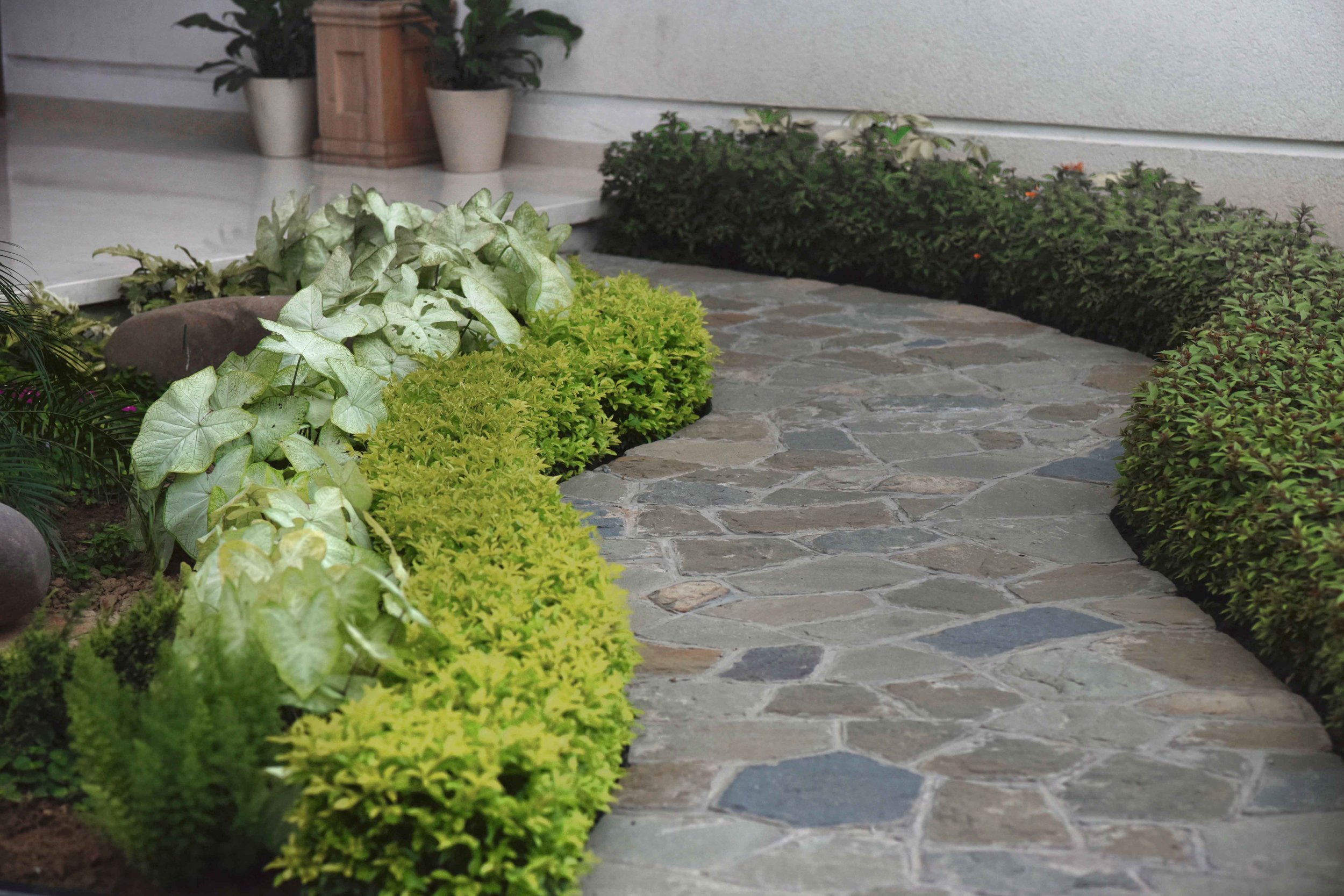 Landscape design by Geeta Singh, water fountain. Image©sourcingstyle.com