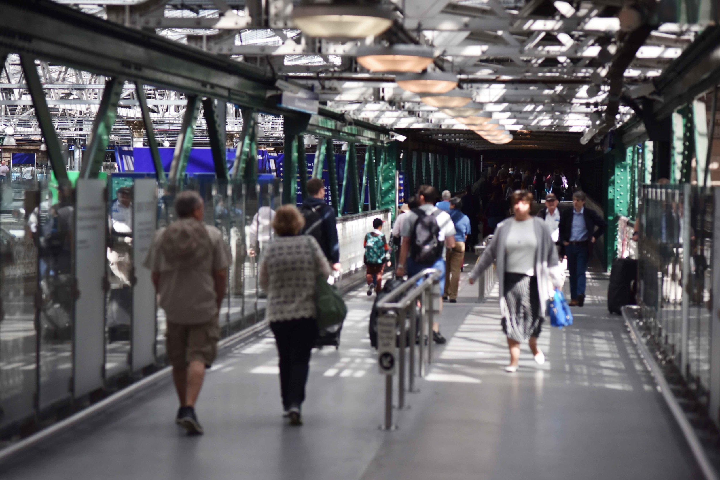 Edinburgh Waverley, image©sourcingstyle.com